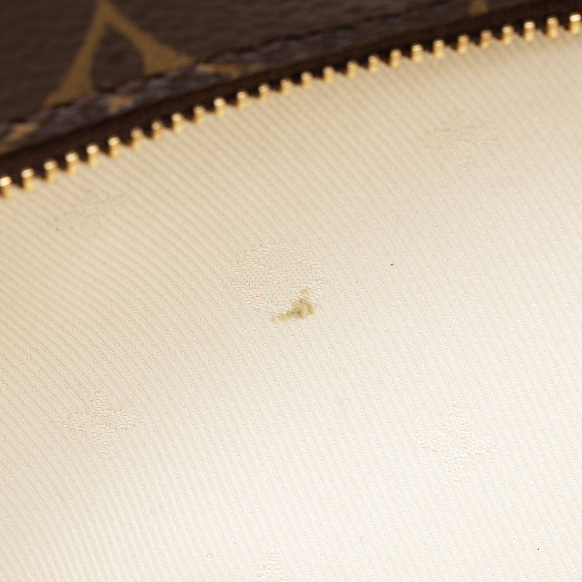 Louis Vuitton Monogram Canvas High Rise Bumbag