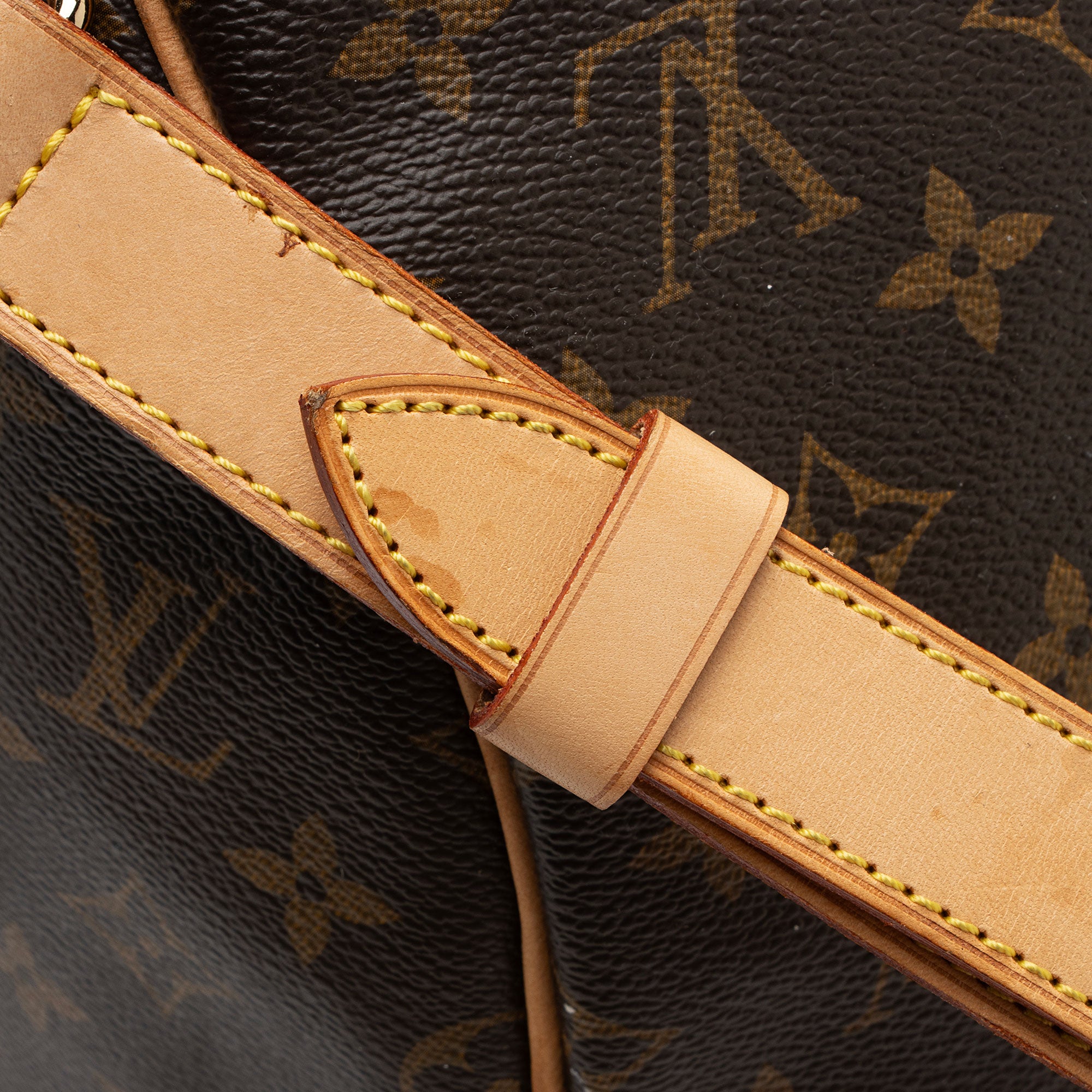 Louis Vuitton Monogram Canvas Keepall Bandouliere 55 Duffle Bag (SHF-SdSz4O)