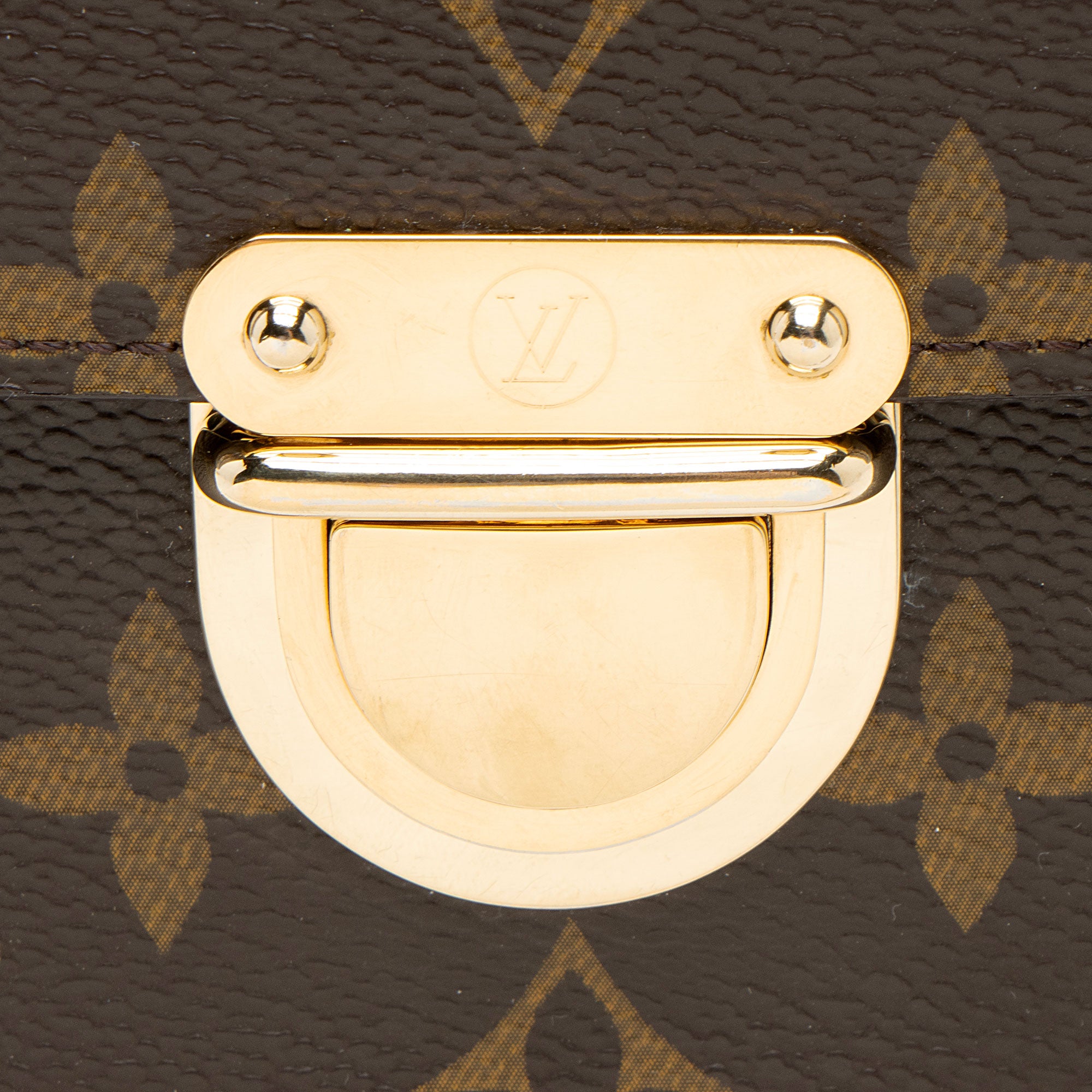 Louis Vuitton Monogram Canvas Koala Wallet (SHF-qaOHRr)