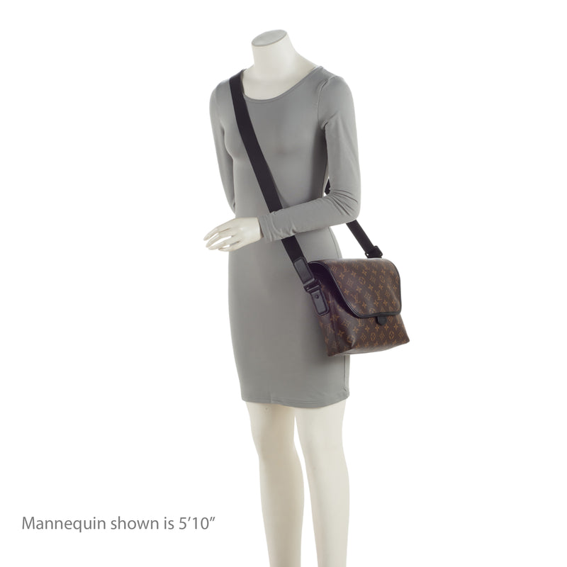Louis Vuitton Monogram Canvas Macassar Magnetic Messenger Bag (SHF-speCUQ)