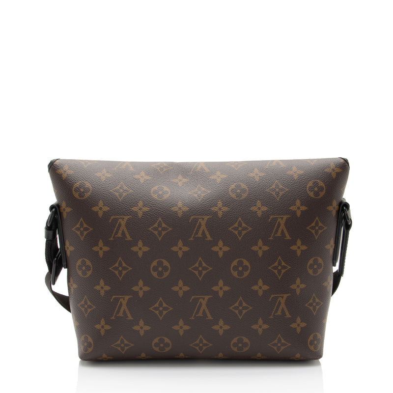 Louis Vuitton Monogram Canvas Macassar Magnetic Messenger (SHF-2xonZt)