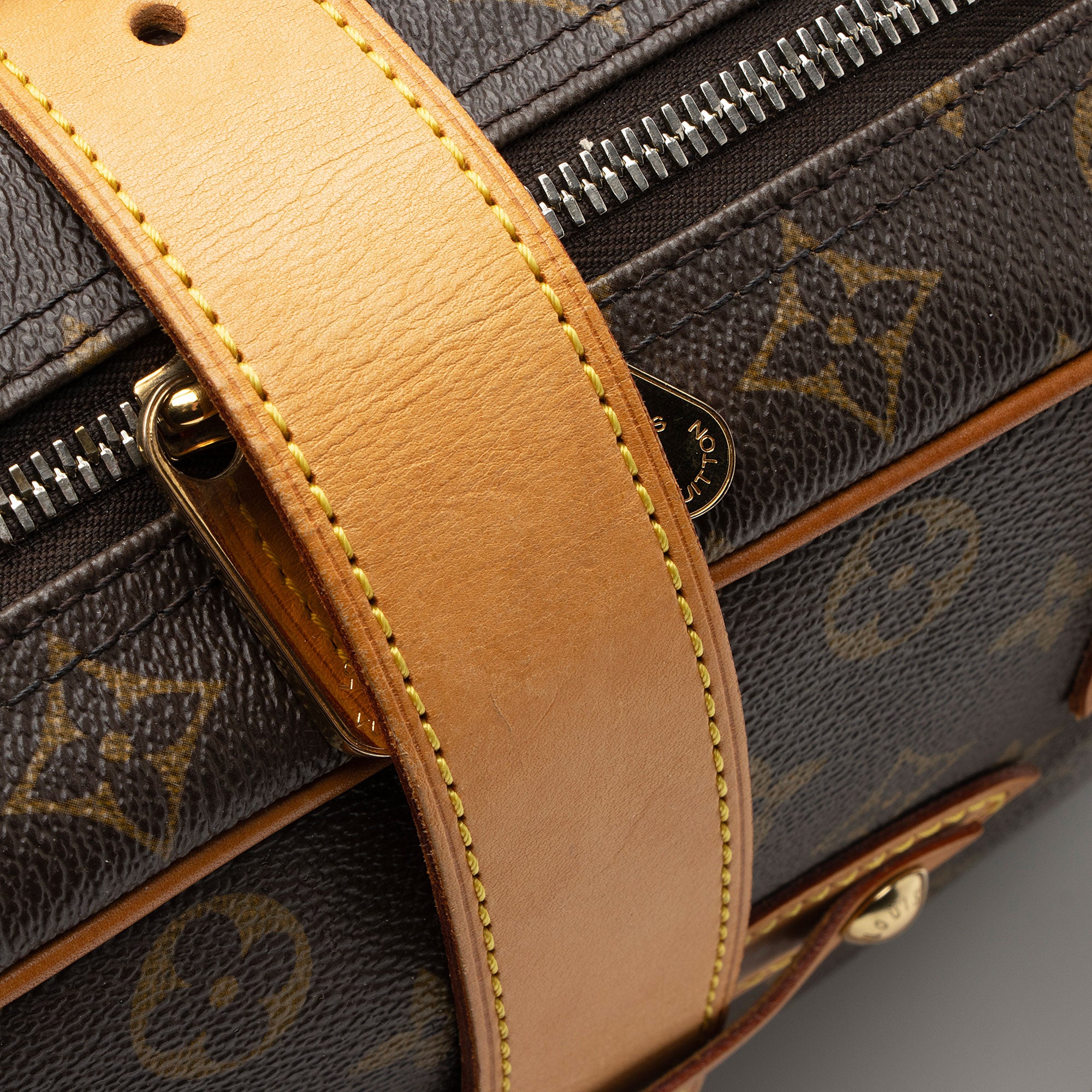 Louis Vuitton Monogram Canvas Manhattan GM Satchel (SHF-cuyjWb)