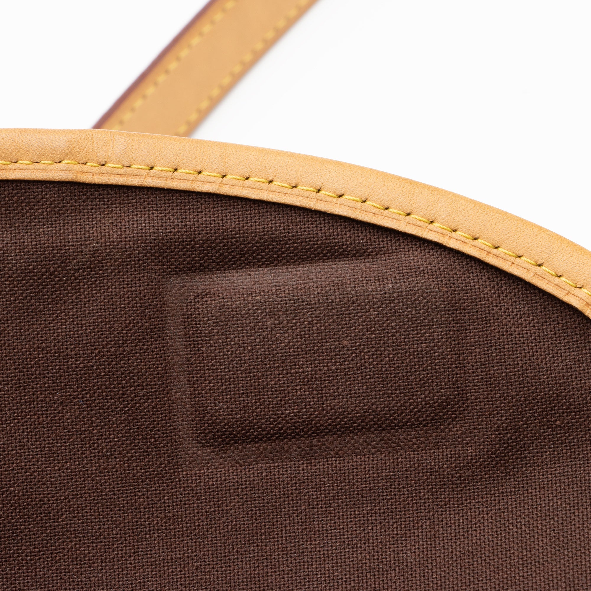 Louis Vuitton Monogram Canvas Menilmontant PM Messenger Bag (SHF-cXxmwA)