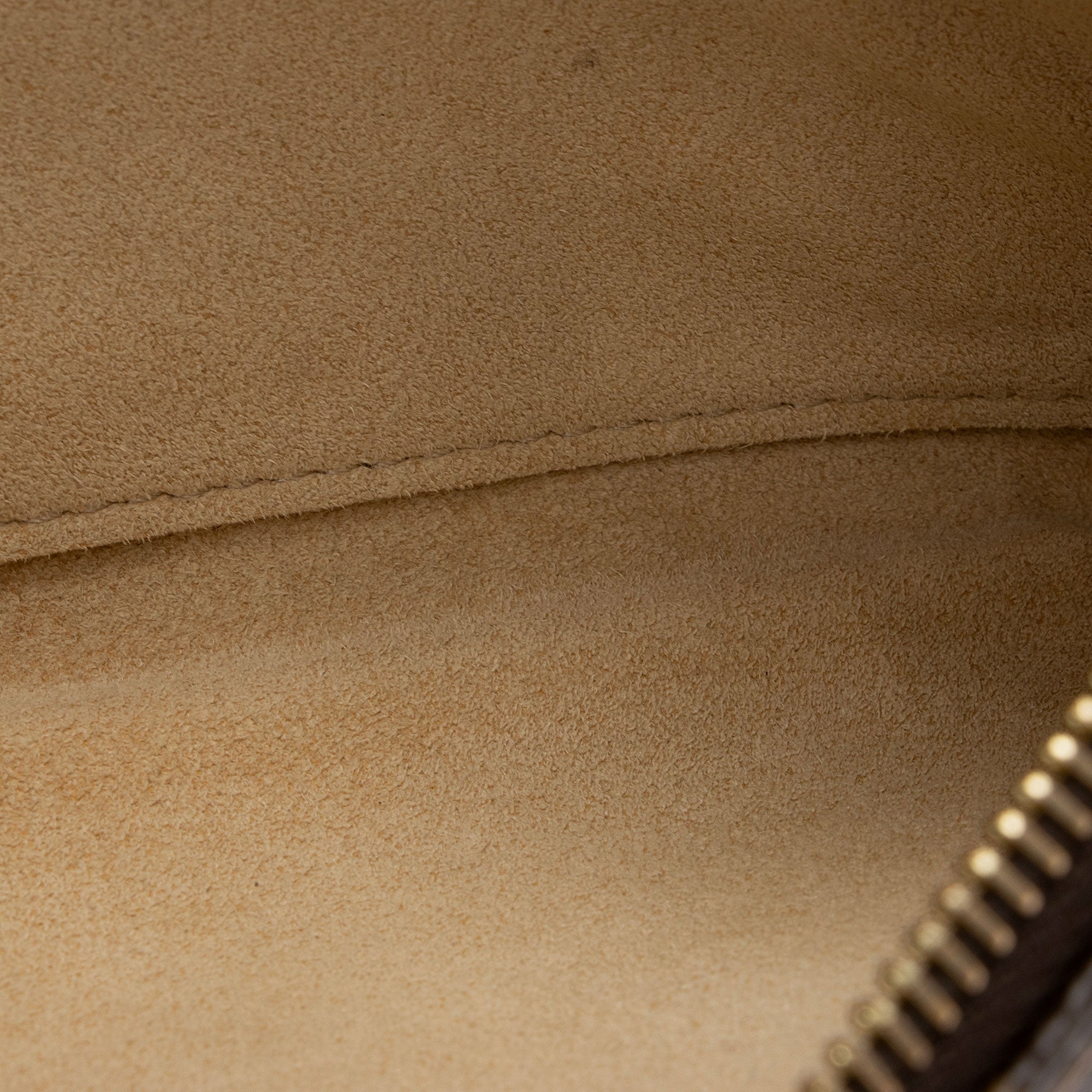 Louis Vuitton Monogram Canvas Milla MM Pochette (SHF-SUsMut)