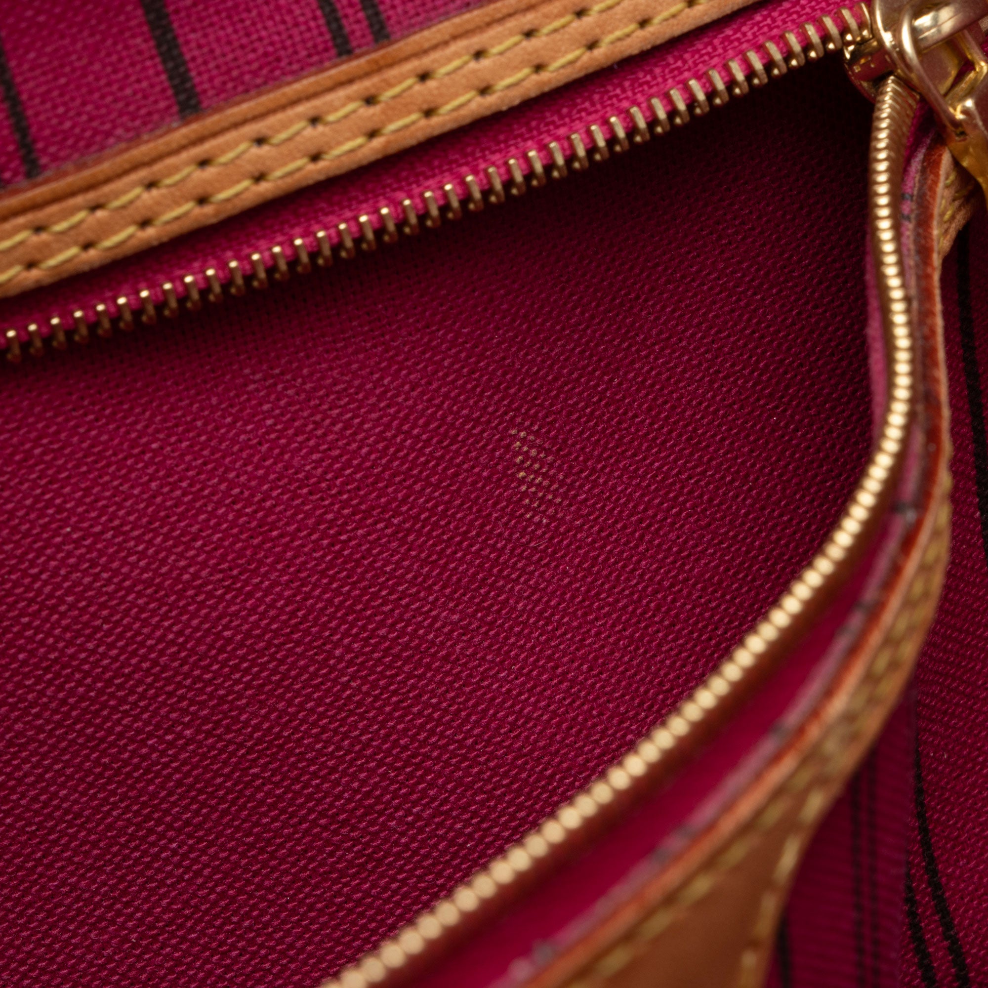 Louis Vuitton Monogram Canvas Neverfull GM Tote (SHF-c7qIyv)