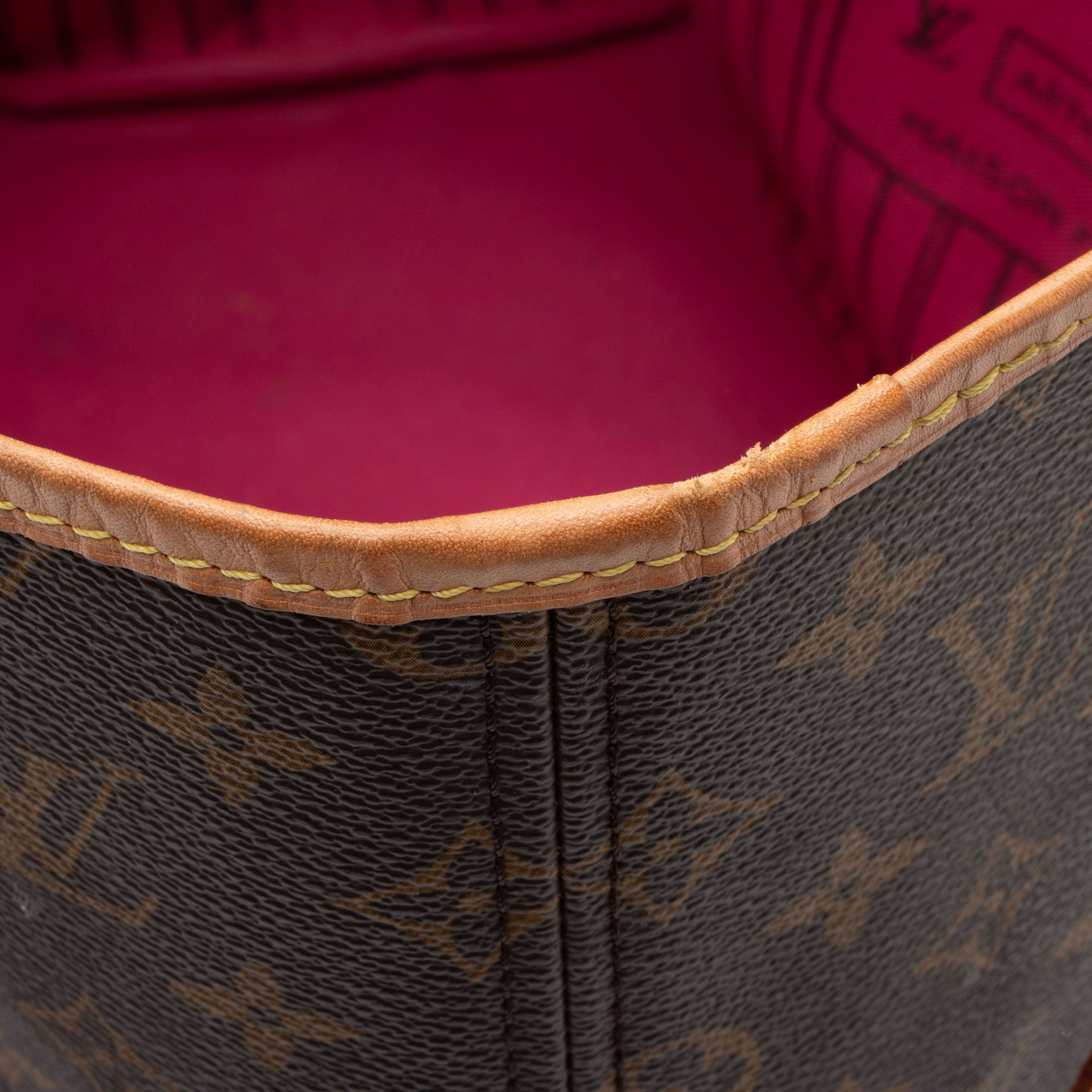 Louis Vuitton Monogram Canvas Neverfull GM Tote (SHF-c7qIyv)