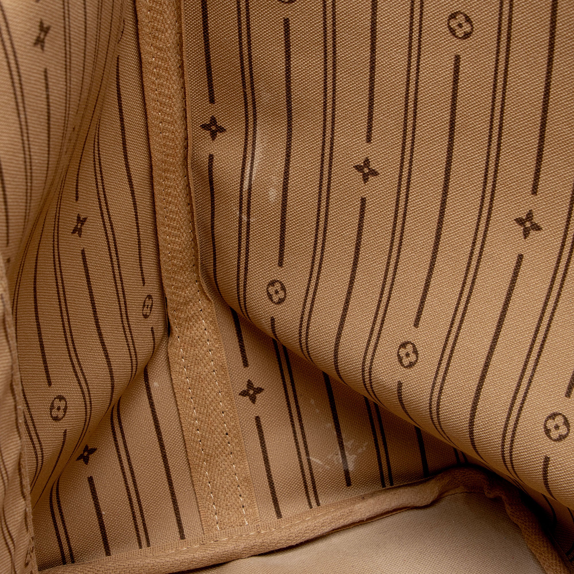 Louis Vuitton Monogram Canvas Neverfull GM Tote (SHF-n869XF)