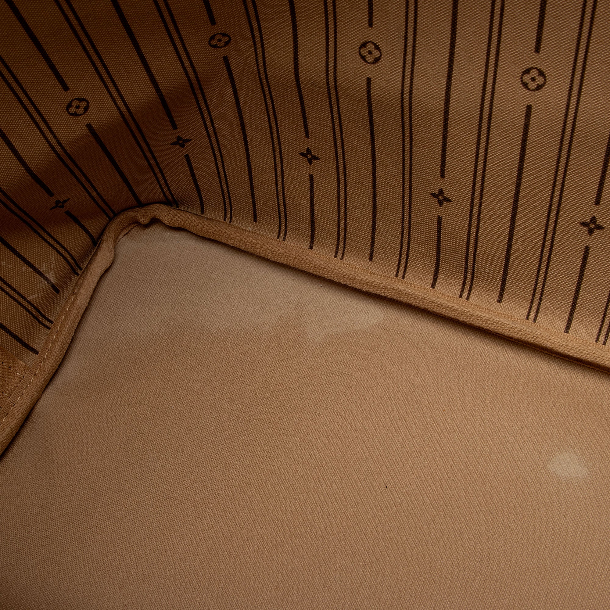 Louis Vuitton Monogram Canvas Neverfull GM Tote (SHF-n869XF)