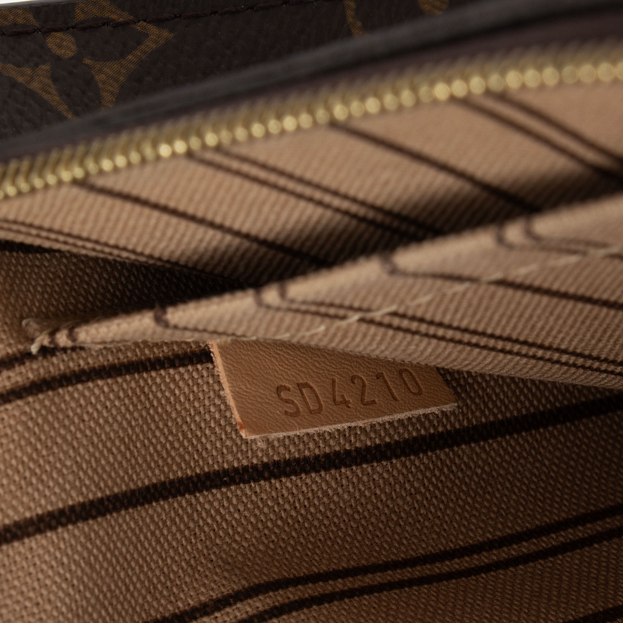 Louis Vuitton Monogram Canvas Neverfull MM Pochette (SHF-qan9t6)