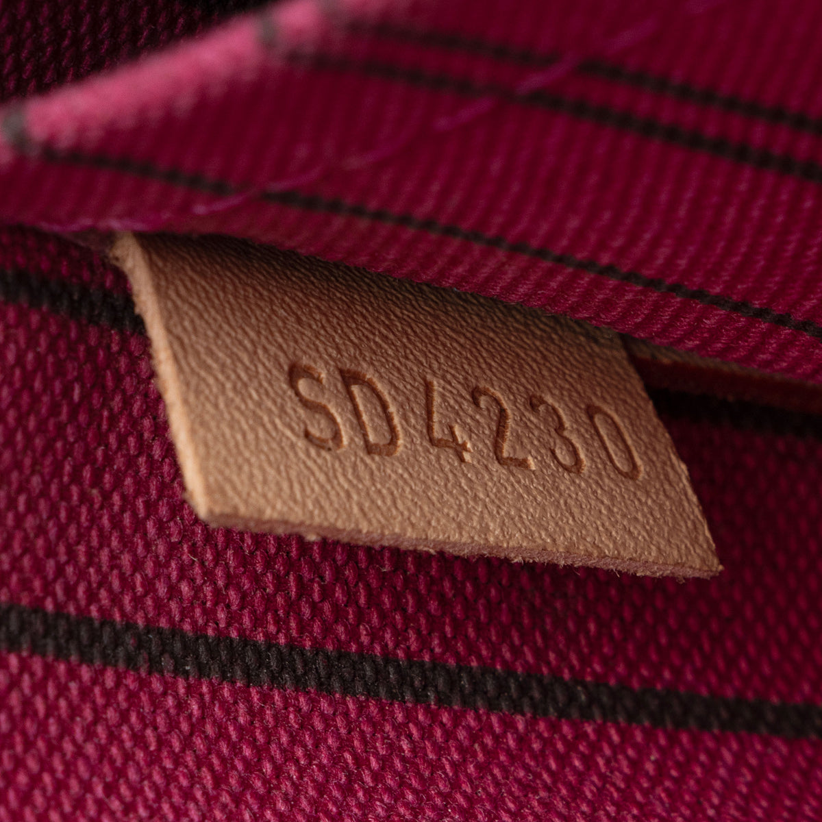 Louis Vuitton Monogram Canvas Neverfull MM Pochette