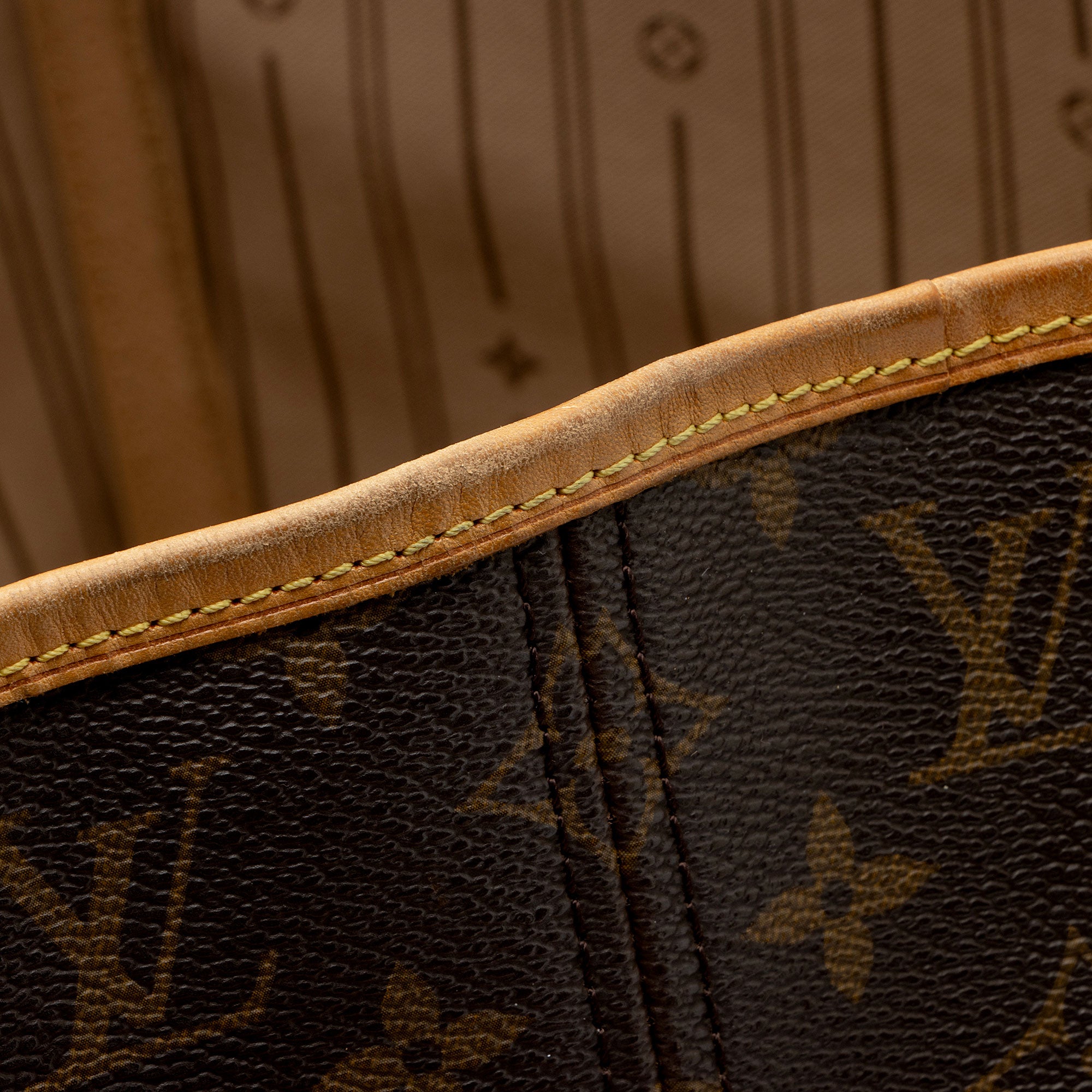 Louis Vuitton Monogram Canvas Neverfull MM Tote (SHF-kQzrek)
