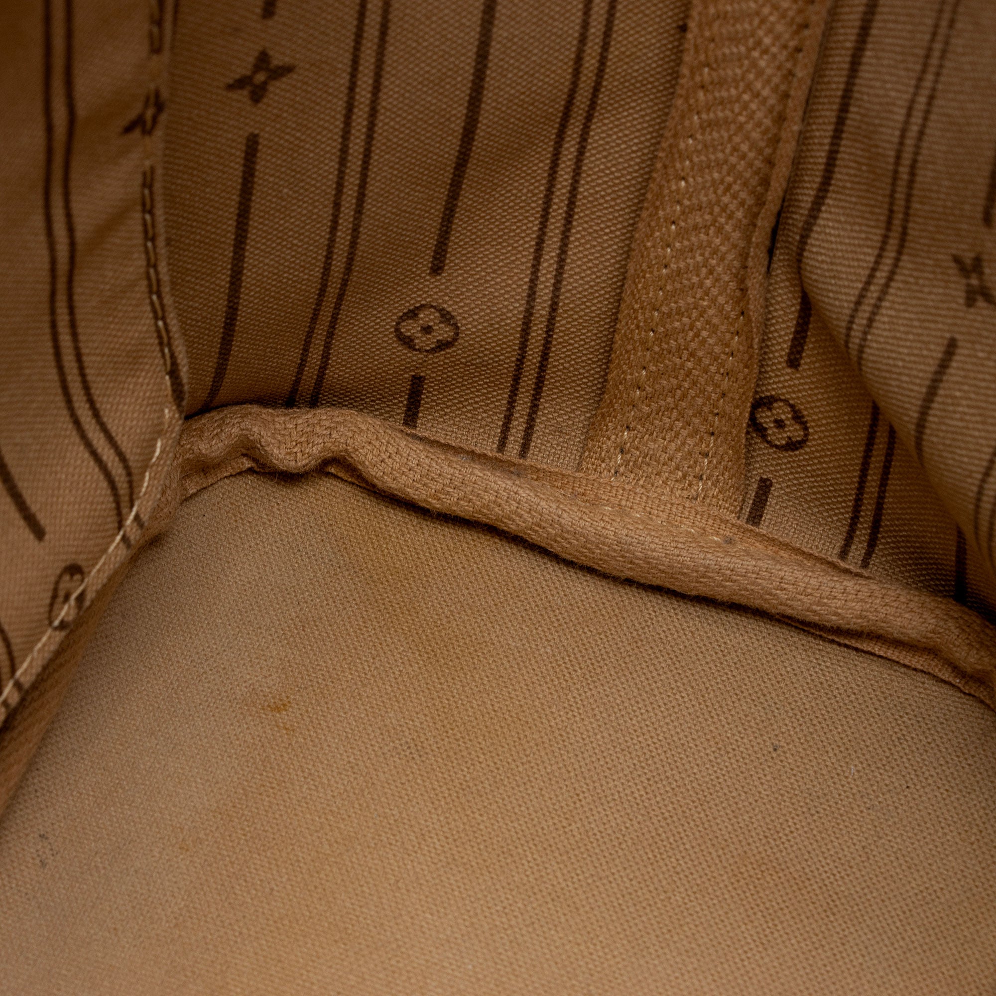Louis Vuitton Monogram Canvas Neverfull PM Tote (SHF-pGqJ5i)