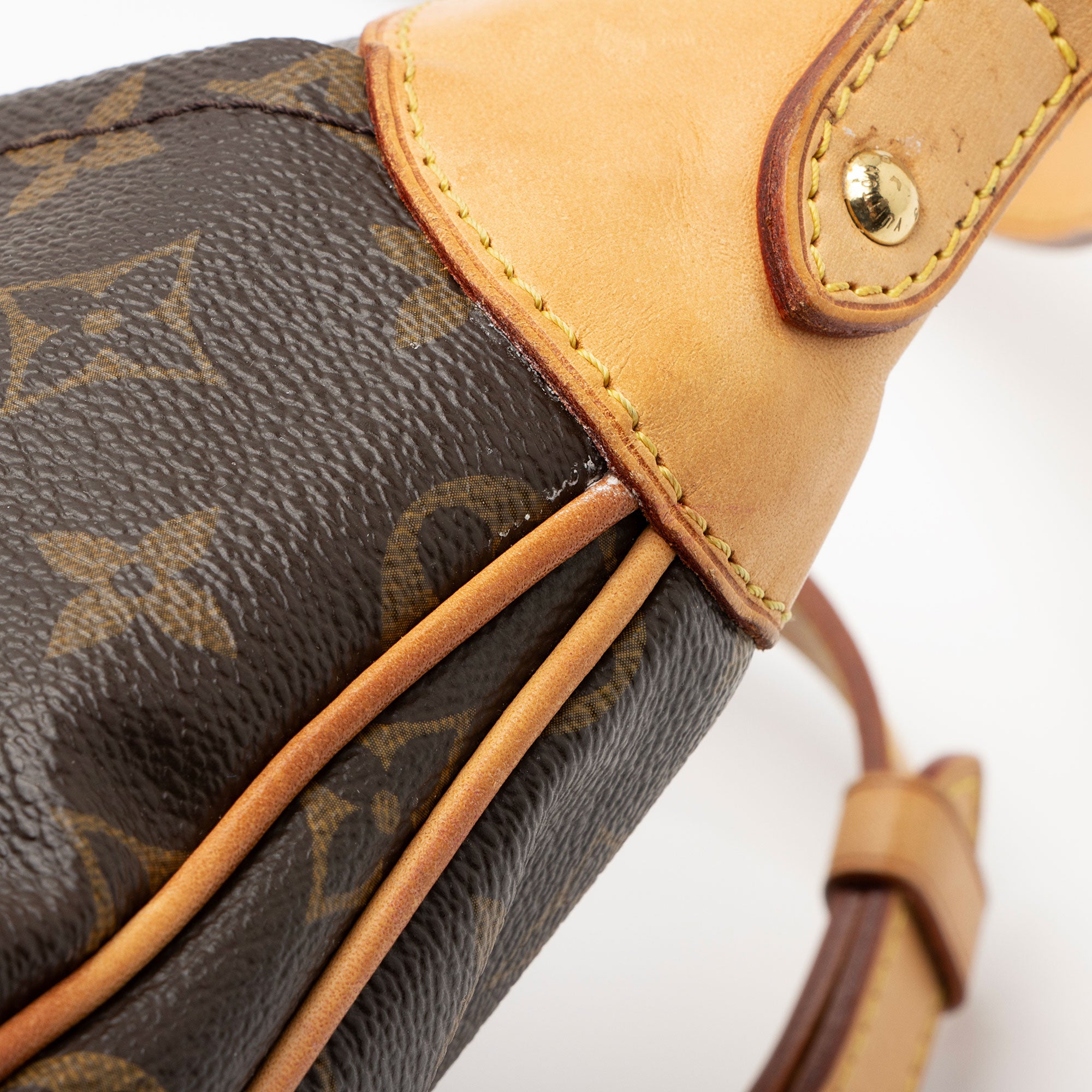 Louis Vuitton Monogram Canvas Odeon MM Shoulder Bag (SHF-ytBz6I)