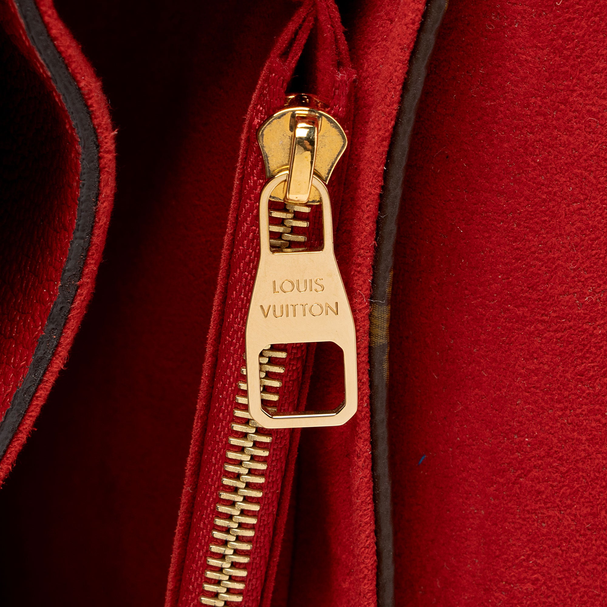 Louis Vuitton Monogram Canvas Pallas Chain Shoulder Bag (SHF-0DnP5y)