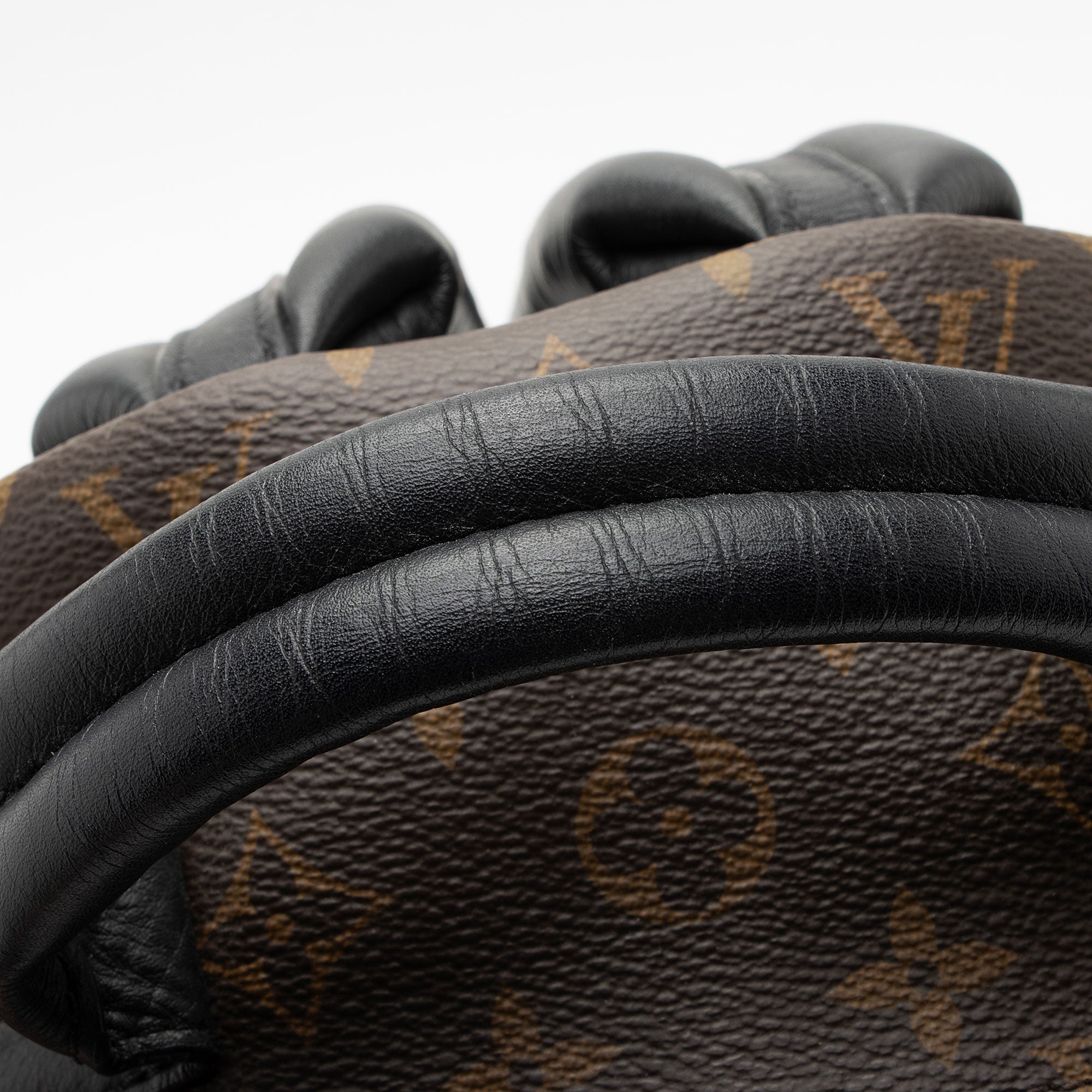 Louis Vuitton Monogram Canvas Palm Springs MM Backpack (SHF-Mq9MAS)