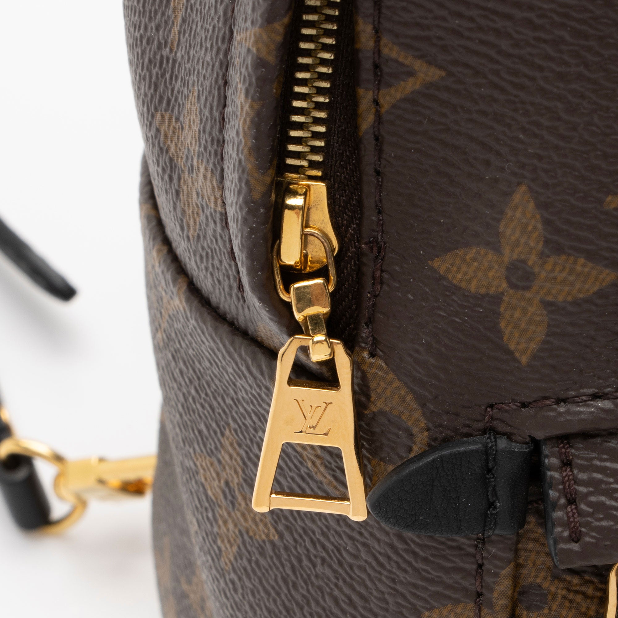 Louis Vuitton Monogram Canvas Palm Springs Mini Backpack (SHF-KGaJrl)