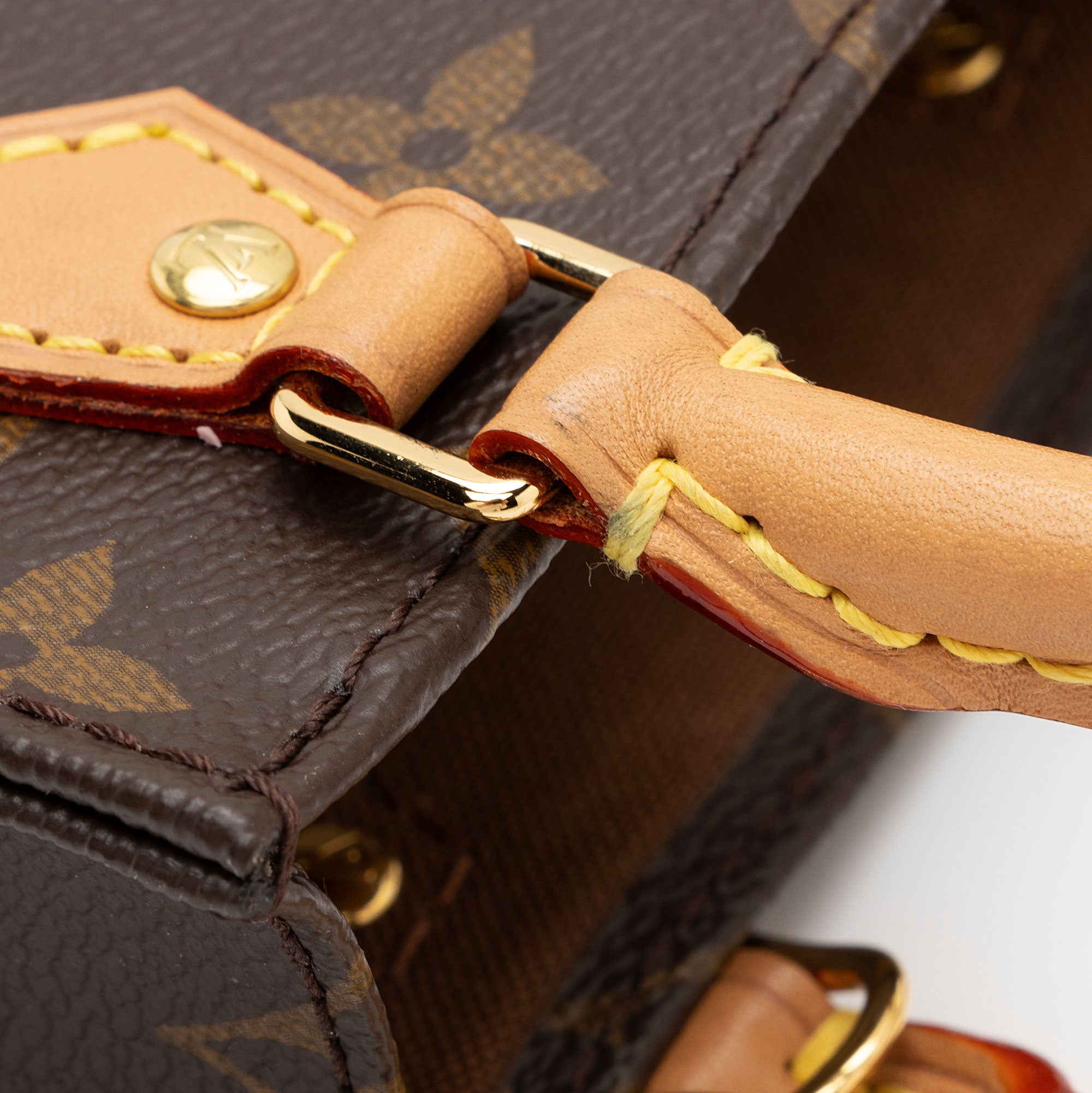 Louis Vuitton Monogram Canvas Petit Sac Plat Shoulder Bag (SHF-XKuDno)