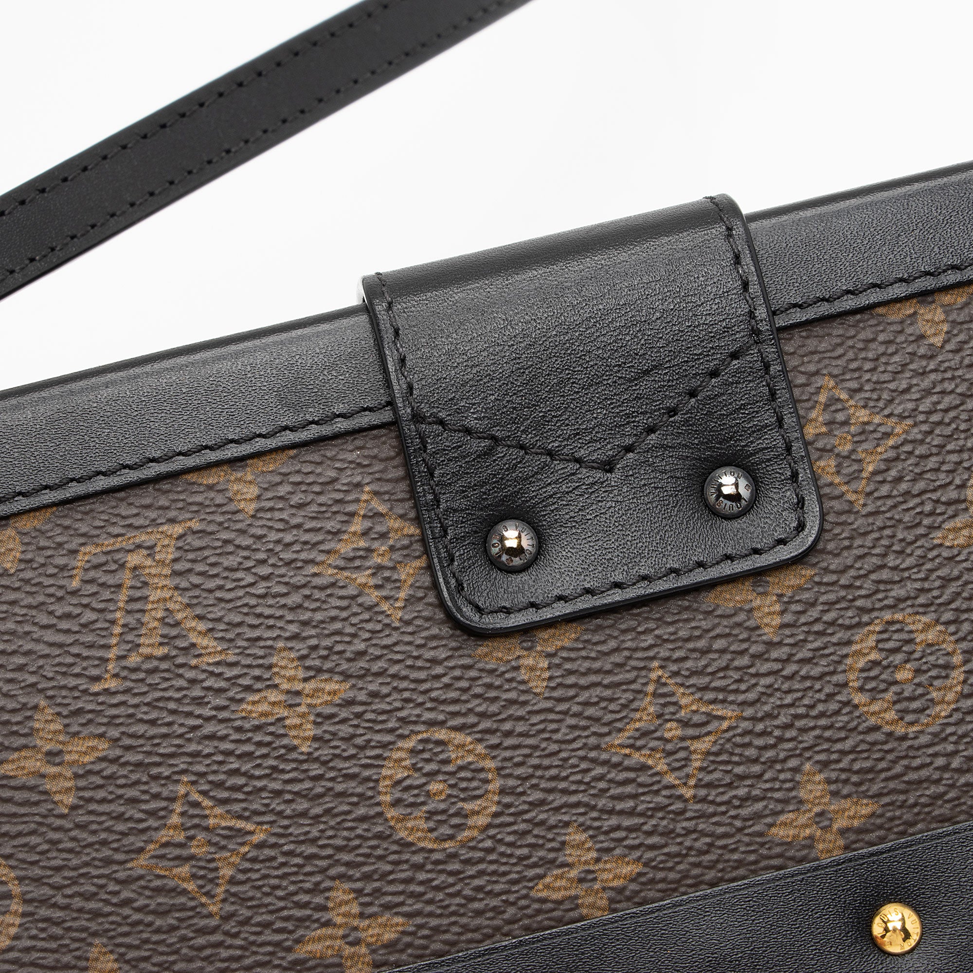 Louis Vuitton Monogram Canvas Petite Malle Bag (SHF-m9MtFU)