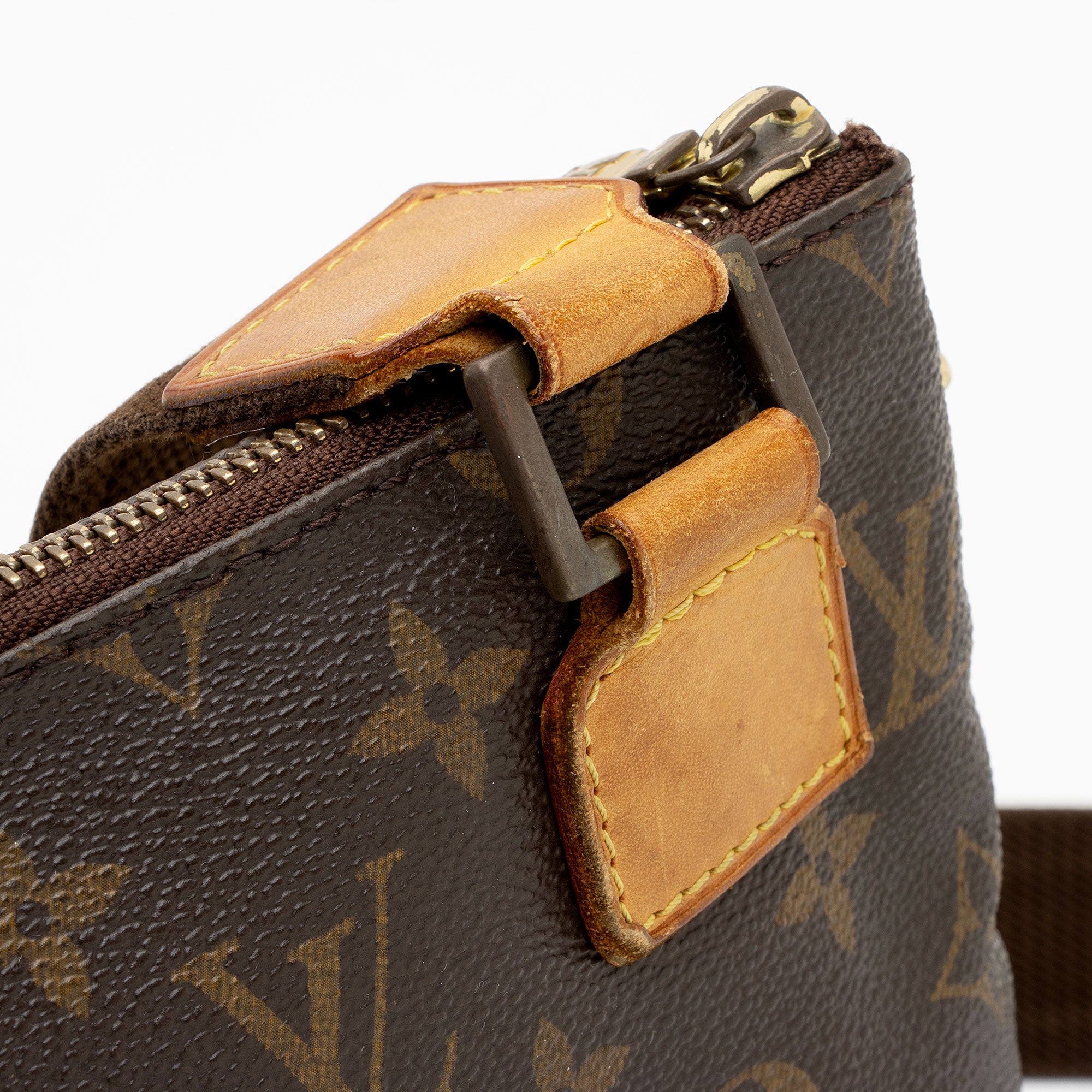 Louis Vuitton Monogram Canvas Pochette Bosphore Messenger (SHF-72xMgM)