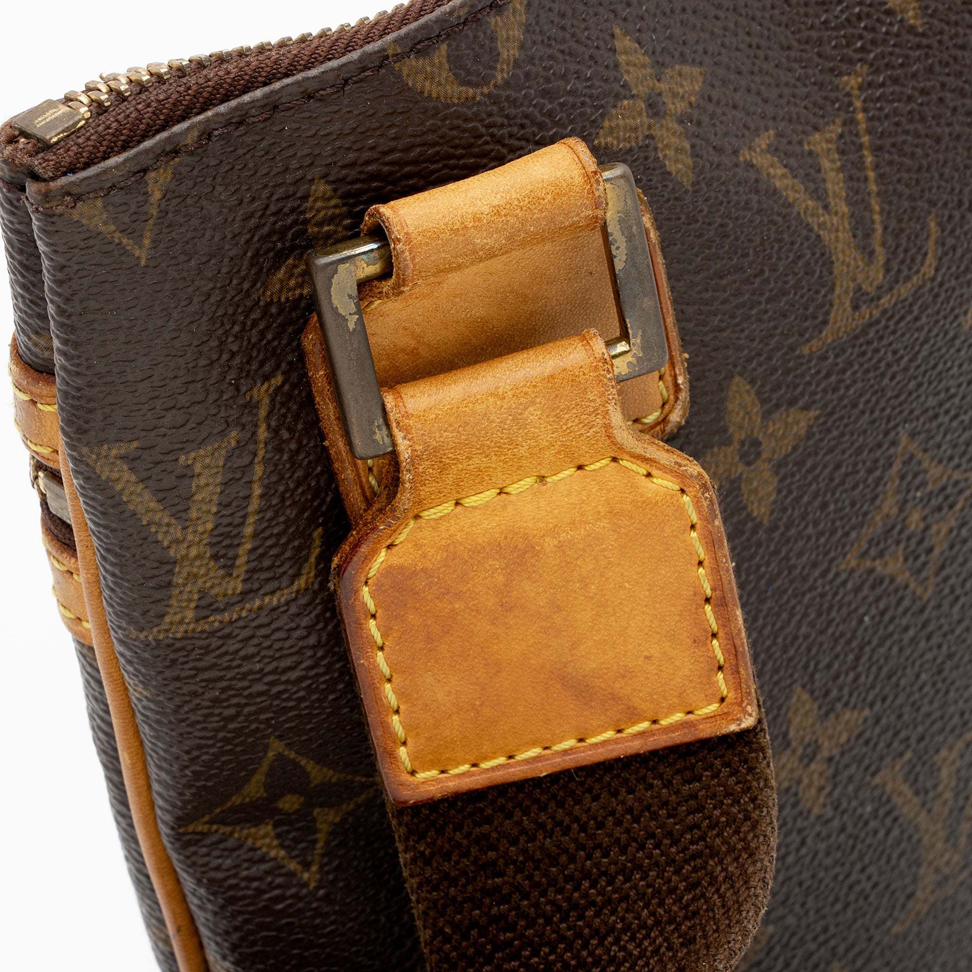 Louis Vuitton Monogram Canvas Pochette Bosphore Messenger (SHF-72xMgM)
