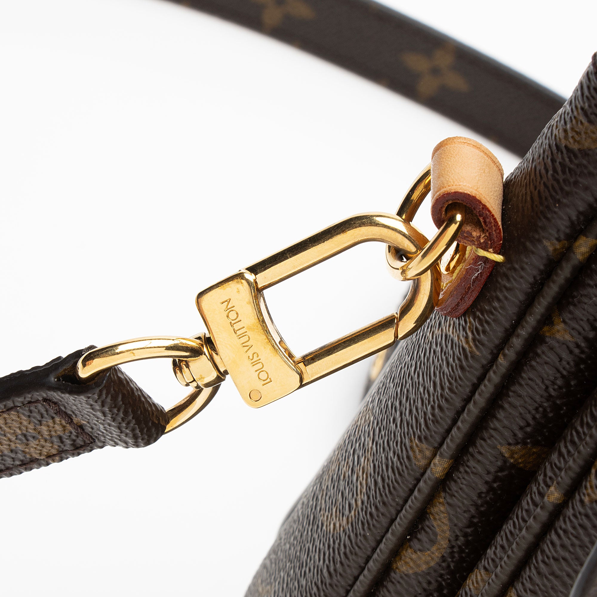 Louis Vuitton Monogram Canvas Pochette Metis Shoulder Bag (SHF-QcZc3C)