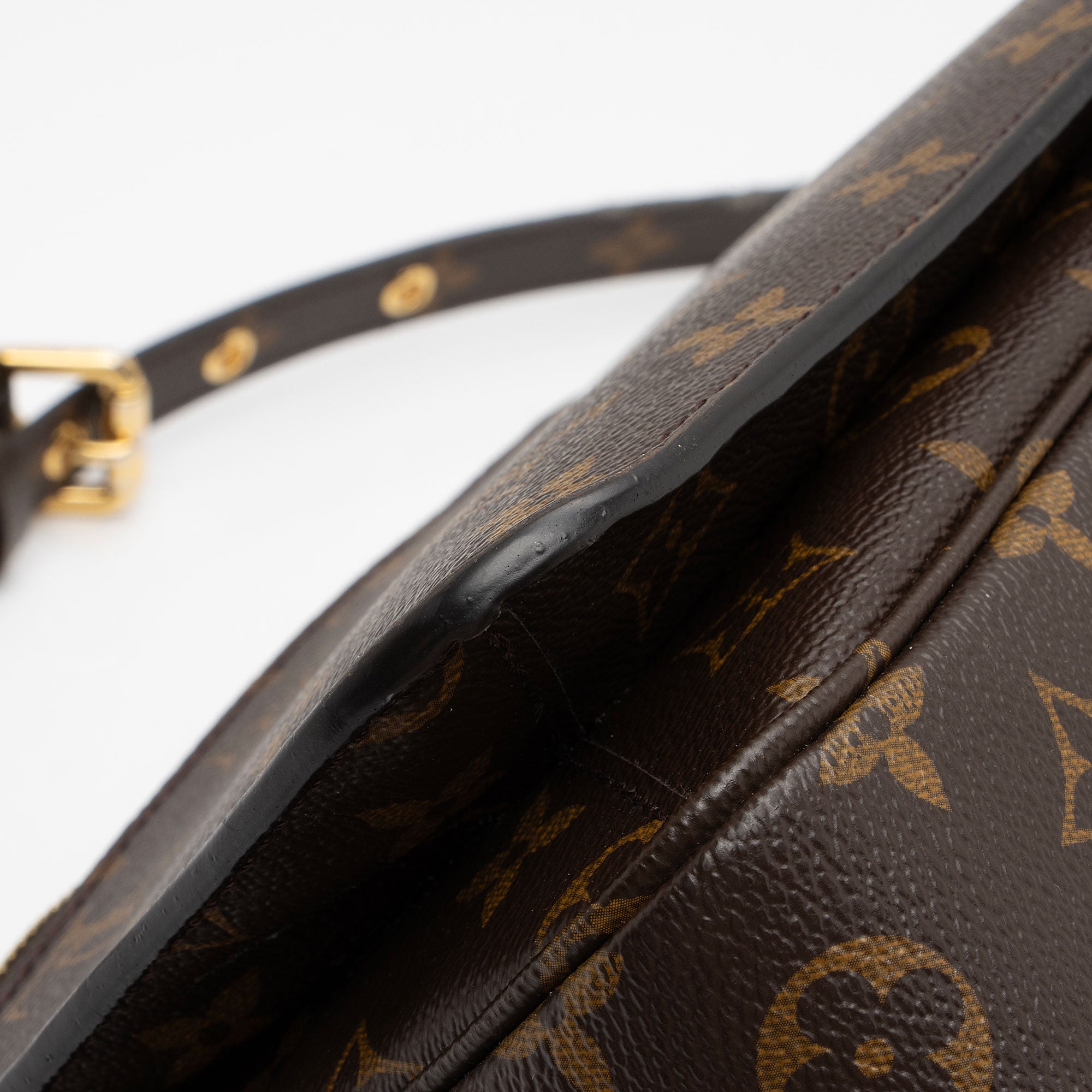 Louis Vuitton Monogram Canvas Pochette Metis Shoulder Bag (SHF-ANnulA)