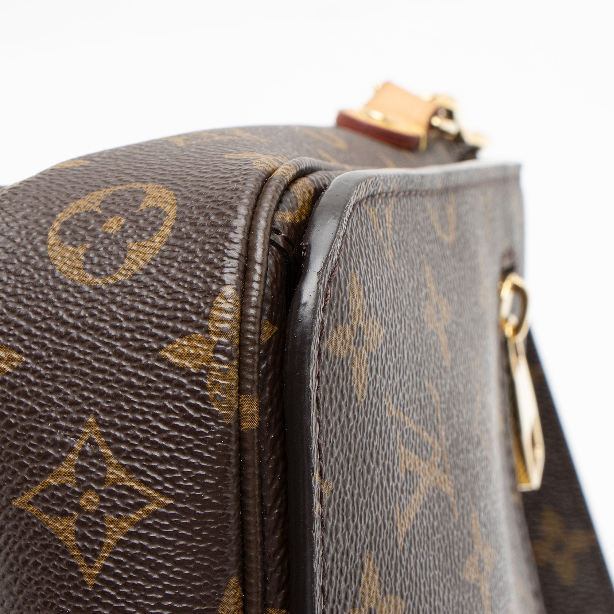 Louis Vuitton Monogram Canvas Pochette Metis Shoulder Bag (SHF-2xsvoW)