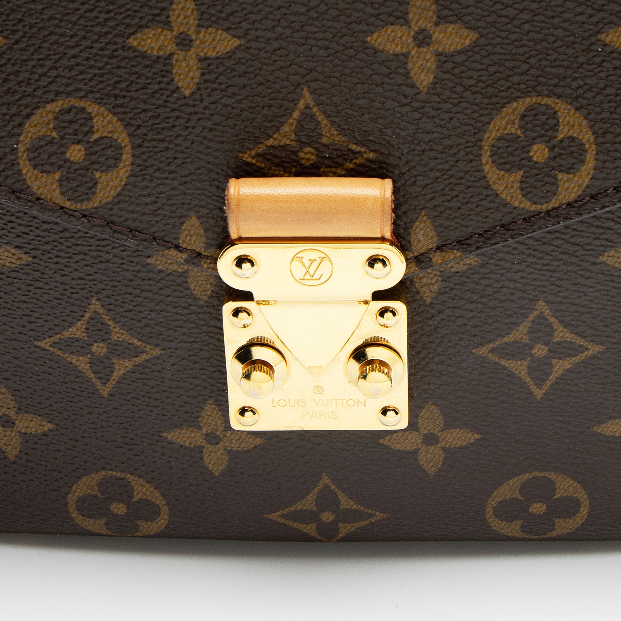 Louis Vuitton Monogram Canvas Pochette Metis Shoulder Bag (SHF-HDqs2l)