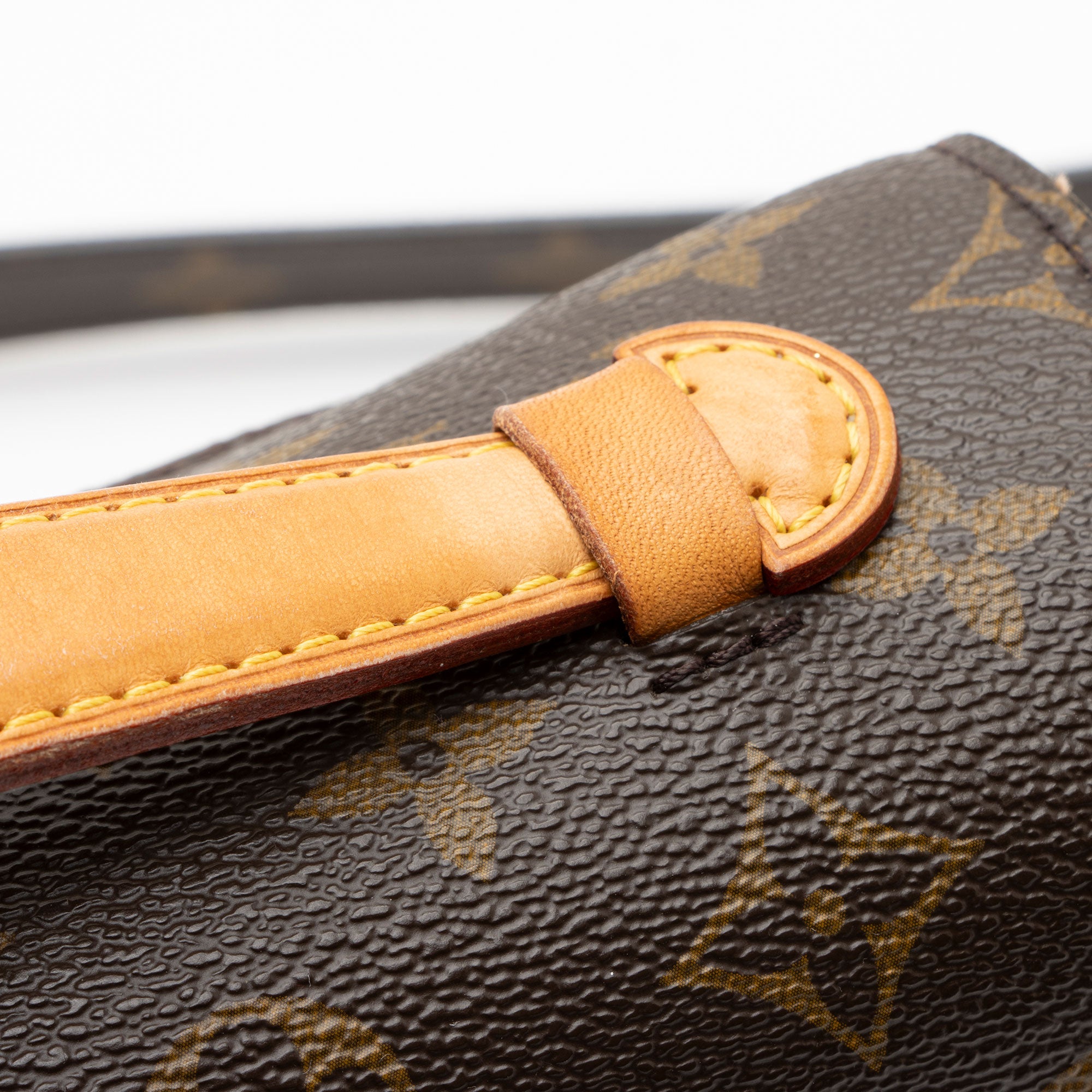 Louis Vuitton Monogram Canvas Pochette Metis Shoulder Bag (SHF-hZqe8d)
