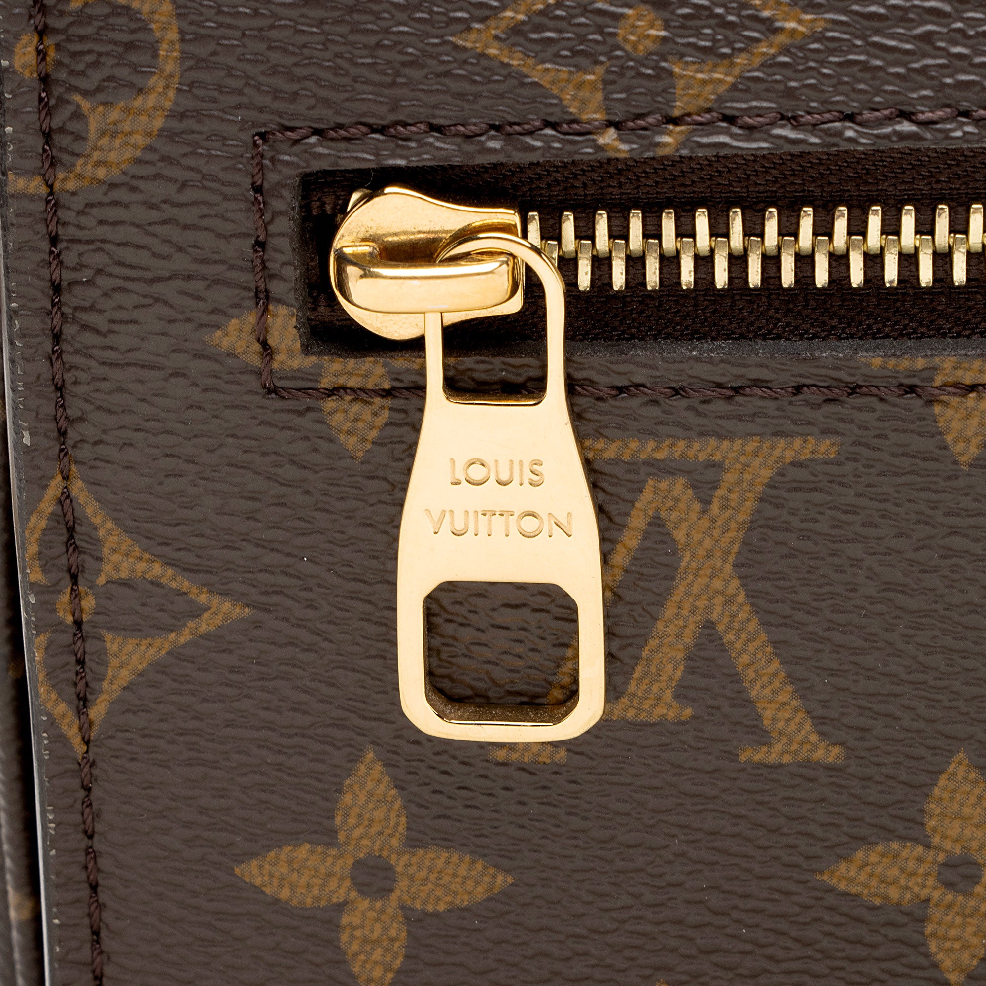 Louis Vuitton Monogram Canvas Pochette Metis Shoulder Bag