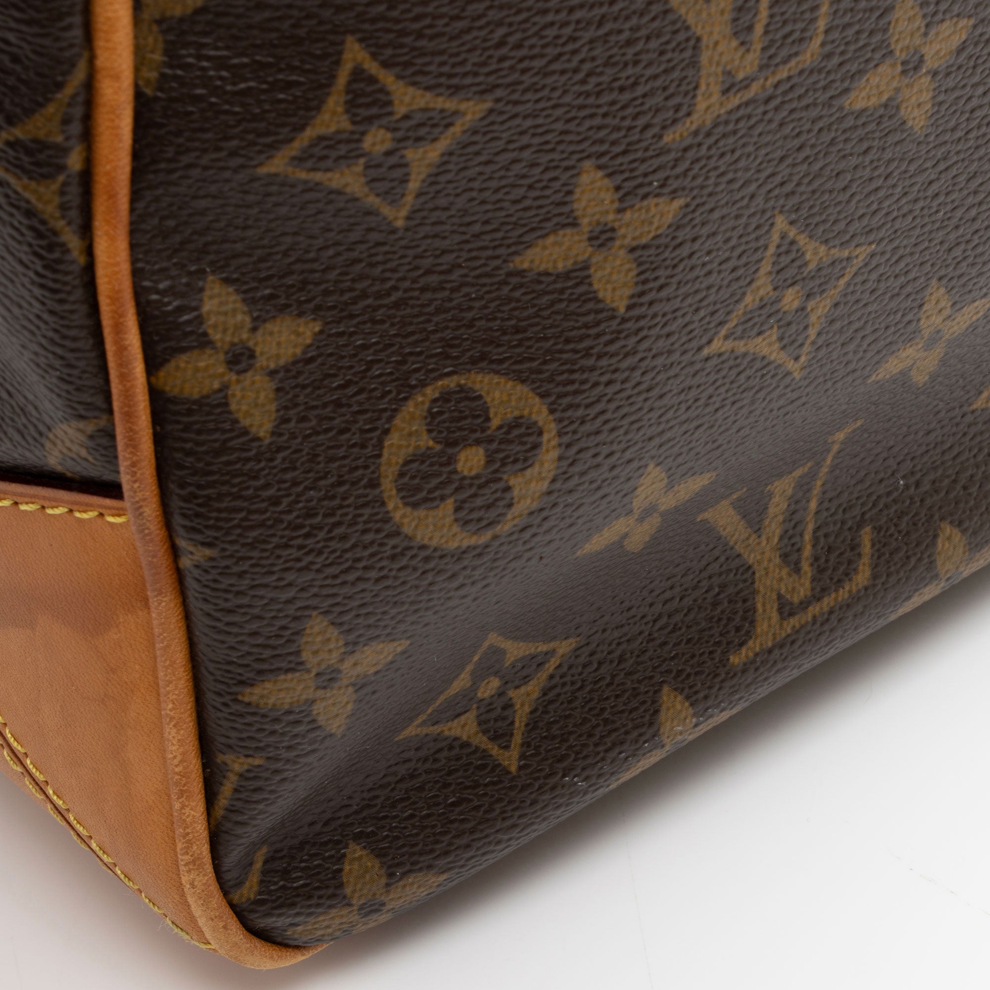 Louis Vuitton Monogram Canvas Retiro PM Satchel (SHF-4ZQnAq)