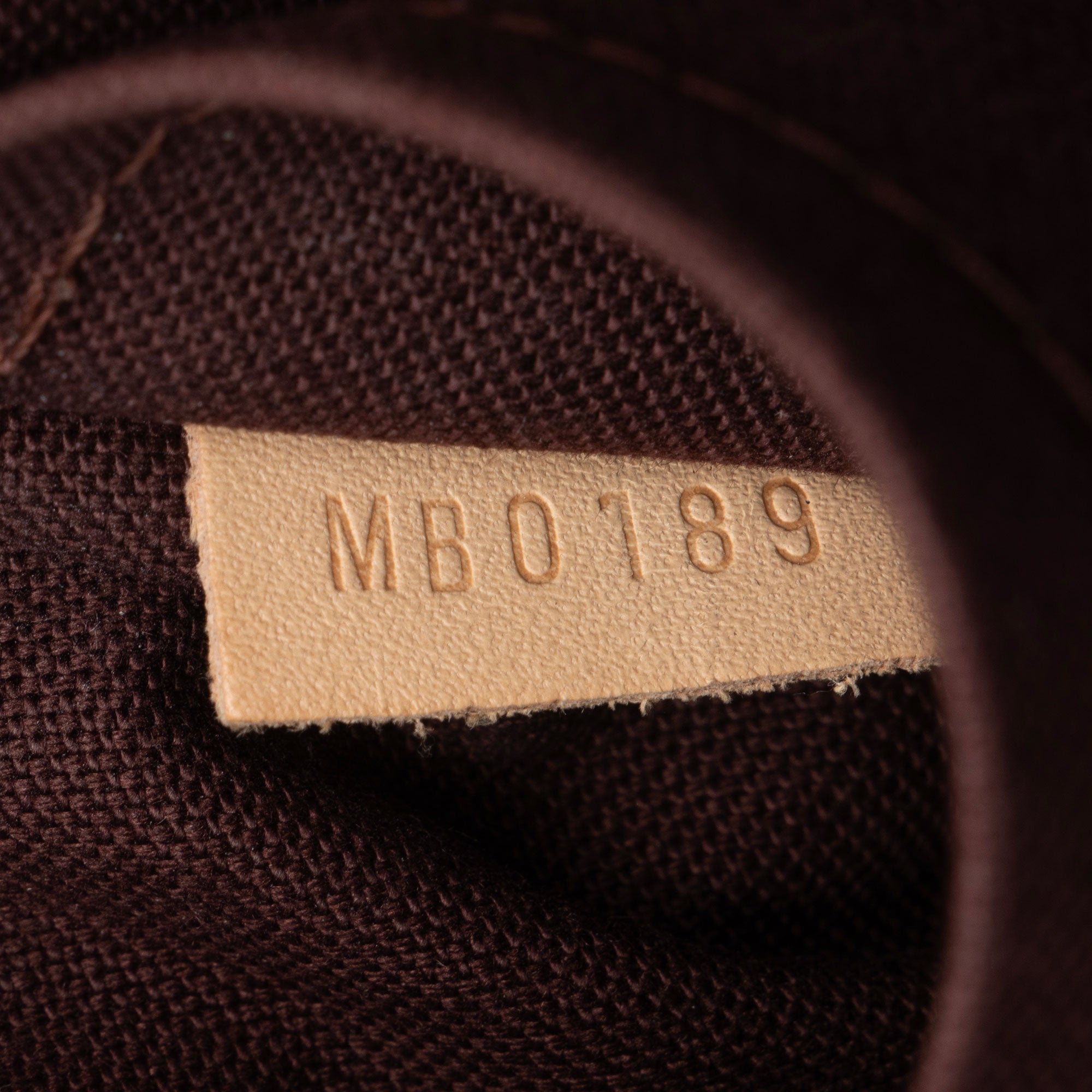 Louis Vuitton Monogram Canvas Rivoli MM Tote (SHF-5PCTnn)