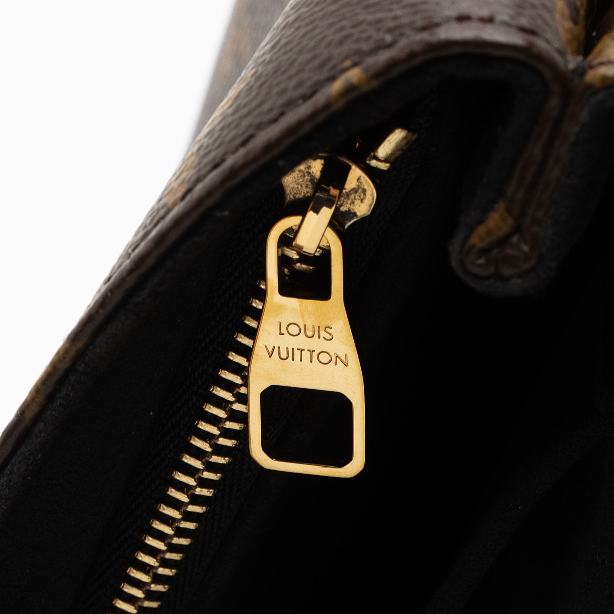 Louis Vuitton Monogram Canvas Saint-Placide Shoulder Bag (SHF-CyiLZI)