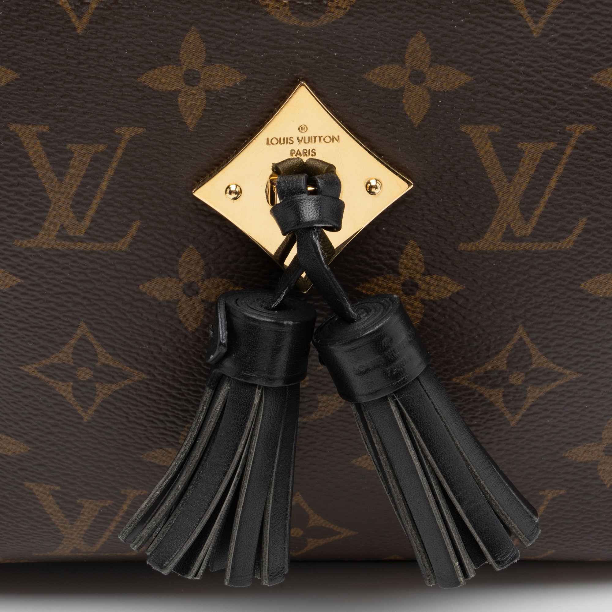 Louis Vuitton Monogram Canvas Saintonge Shoulder Bag (SHF-ETFrLO)