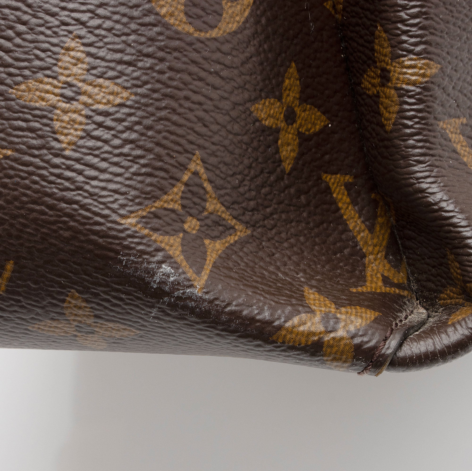 Louis Vuitton Monogram Canvas Soufflot MM Satchel (SHF-dGltnw)