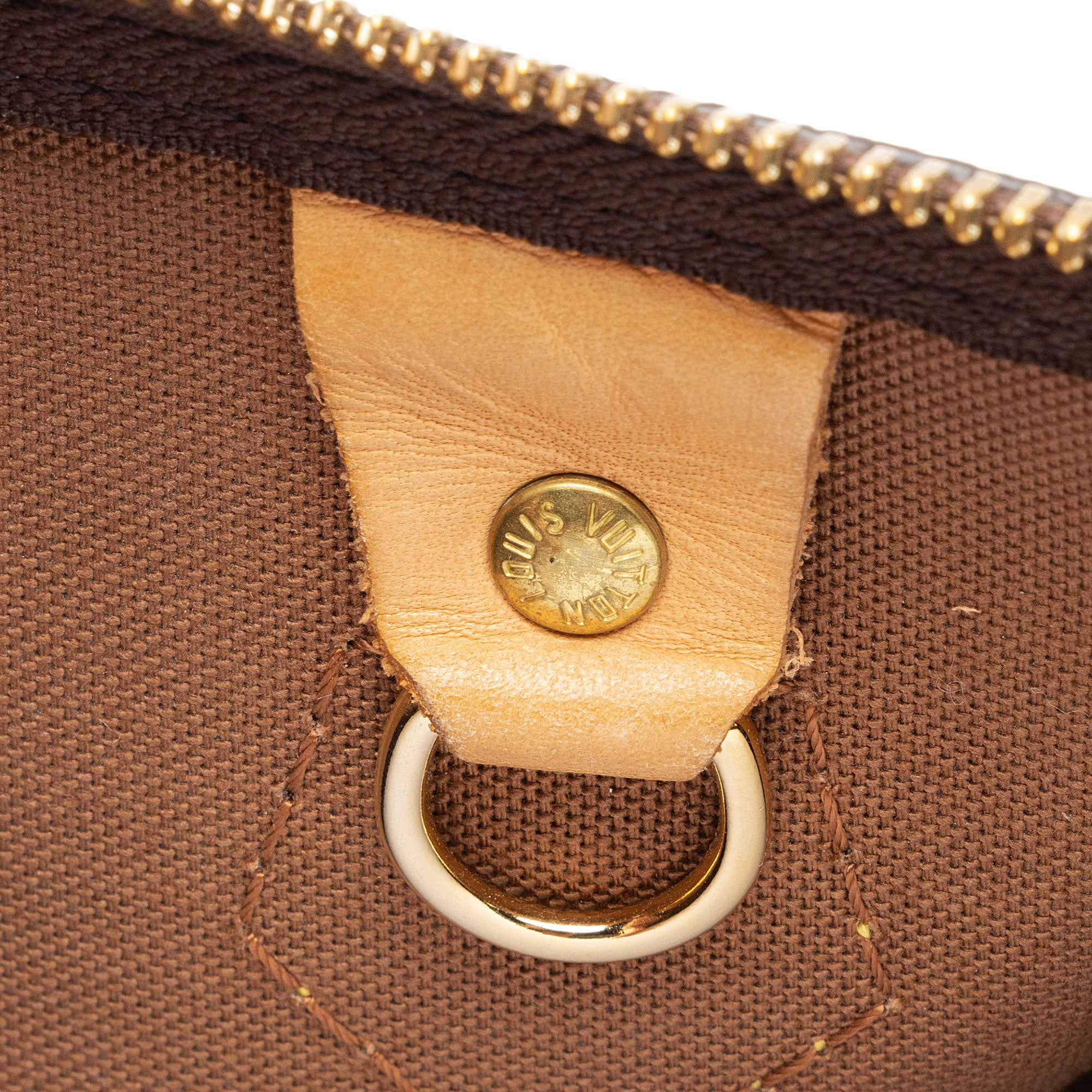 Louis Vuitton Monogram Canvas Speedy 25 Satchel (SHF-9adwo1)