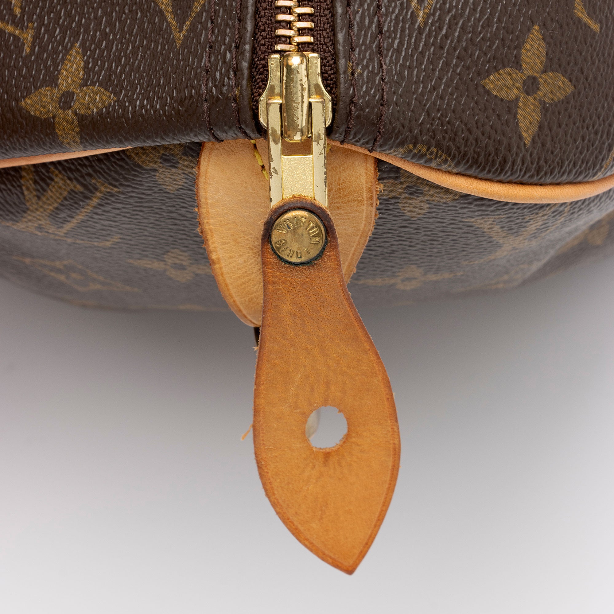Louis Vuitton Monogram Canvas Speedy 30 Satchel (SHF-0xkjXO)