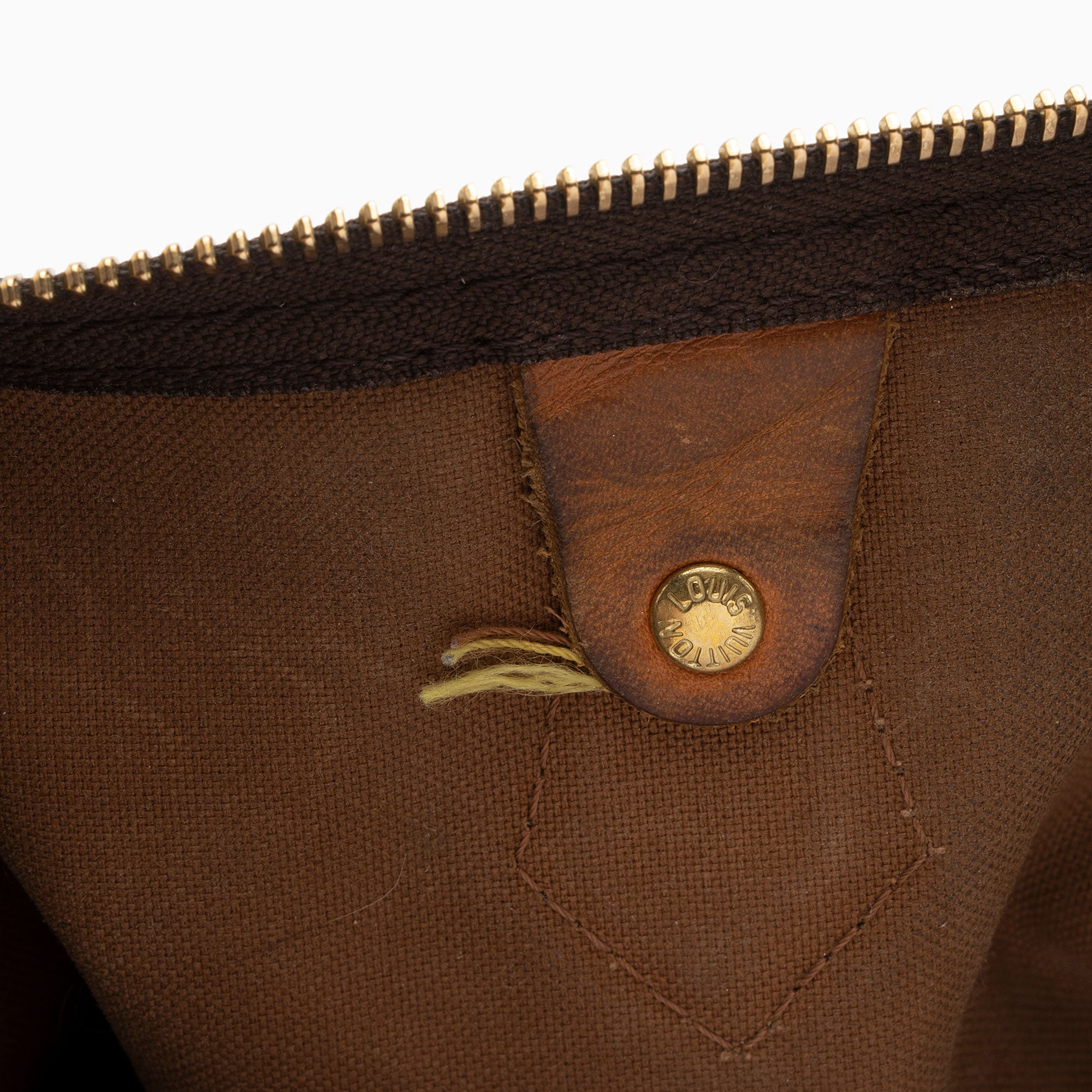 Louis Vuitton Monogram Canvas Speedy 30 Satchel (SHF-usMEGZ)