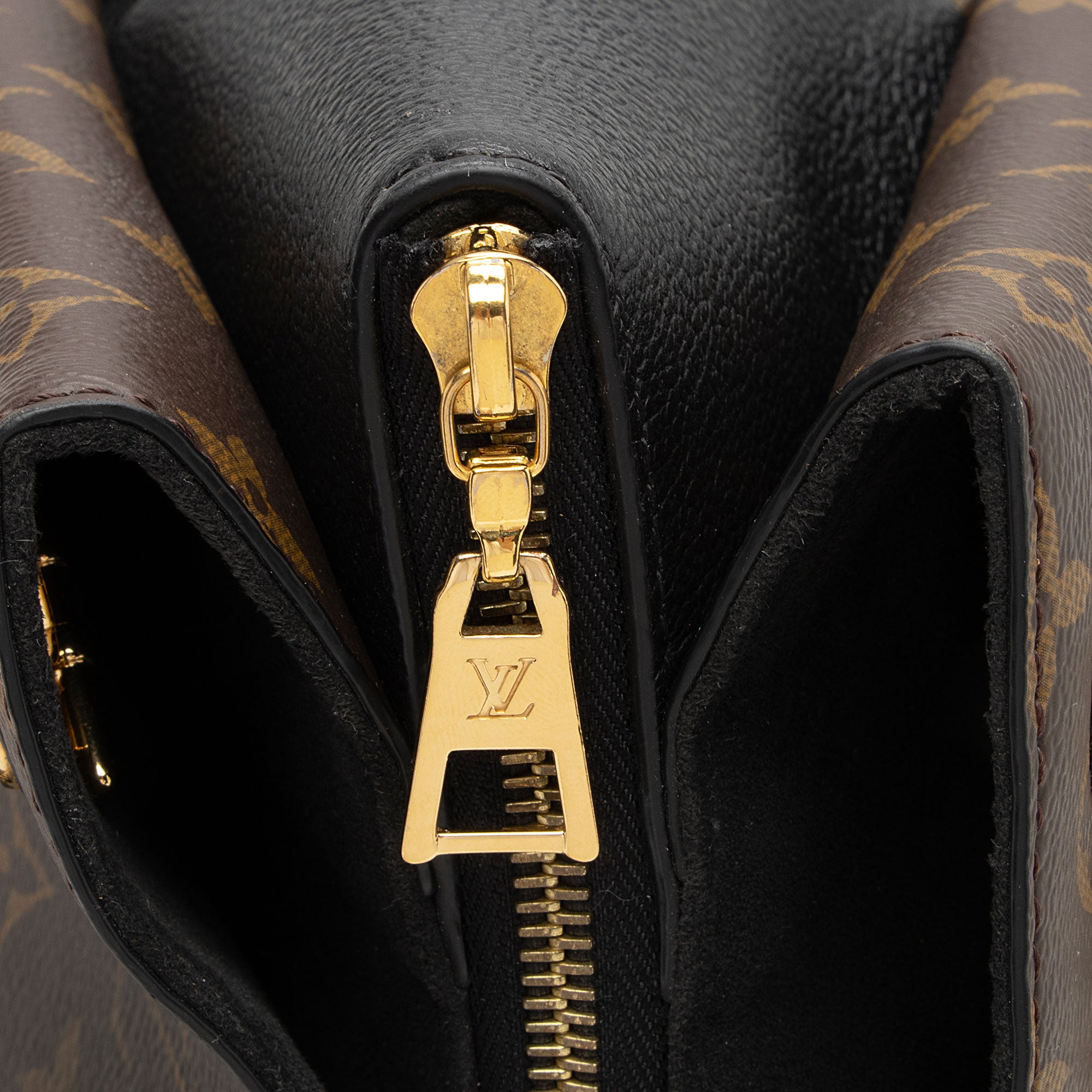 Louis Vuitton Monogram Canvas Surene MM Tote (SHF-rUnVUr)