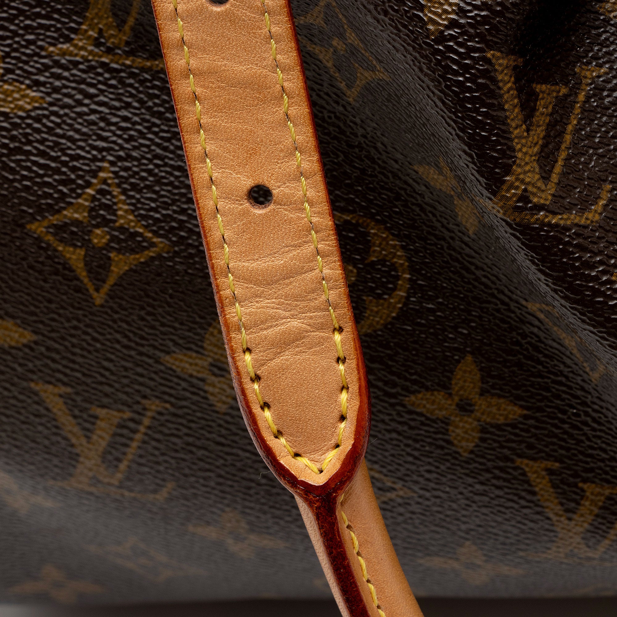 Louis Vuitton Monogram Canvas Tivoli GM Satchel (SHF-W1jxop)