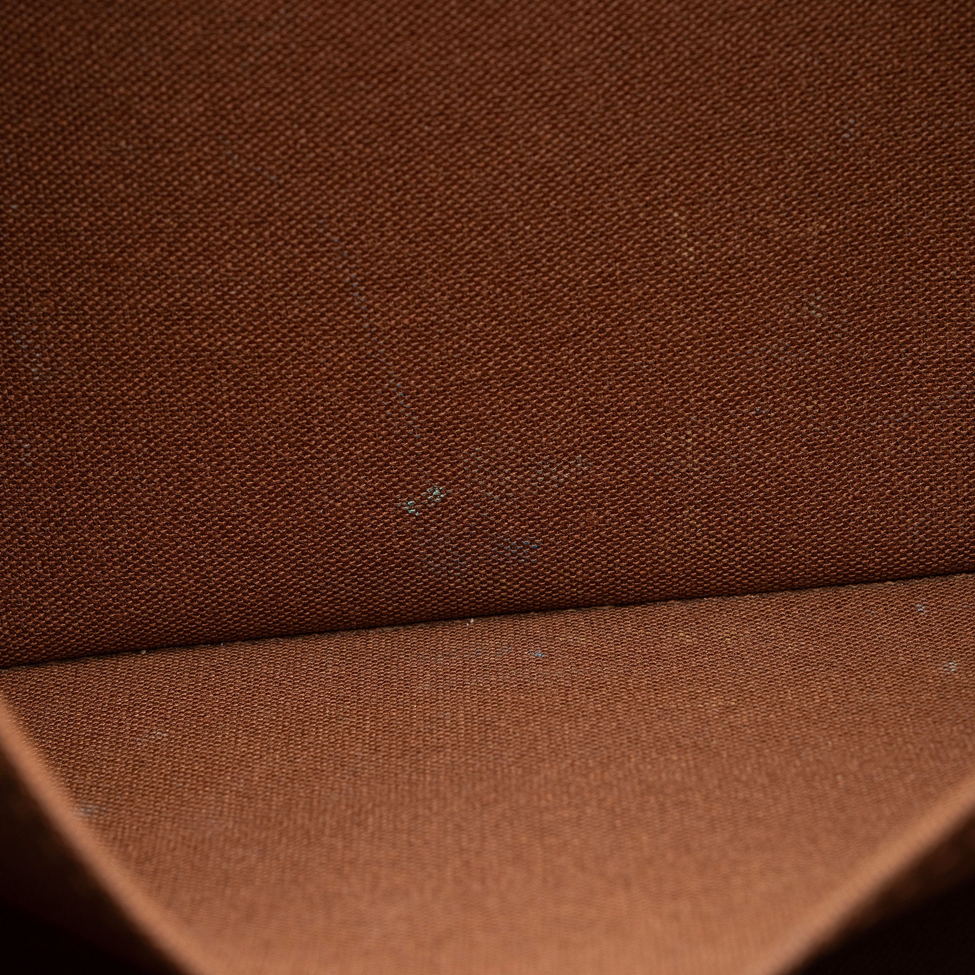 Louis Vuitton Monogram Canvas Totally MM Tote (SHF-I6Ss3e)