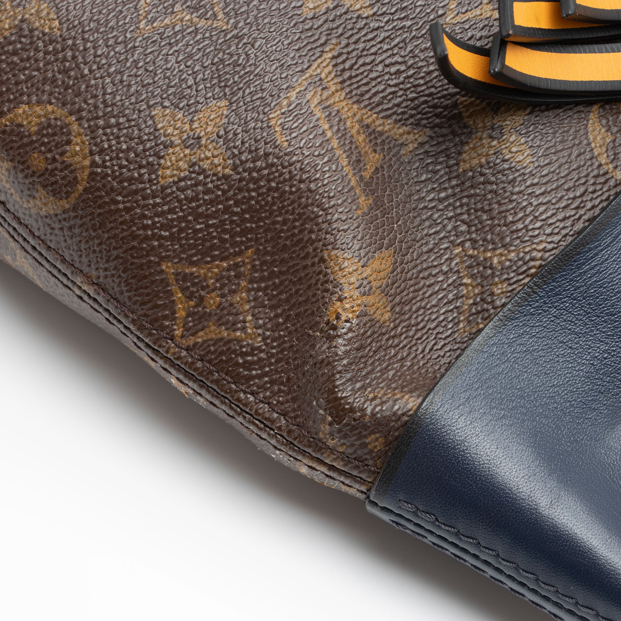 Louis Vuitton Monogram Canvas Tuileries Besace Shoulder Bag (SHF-z0hLUg)