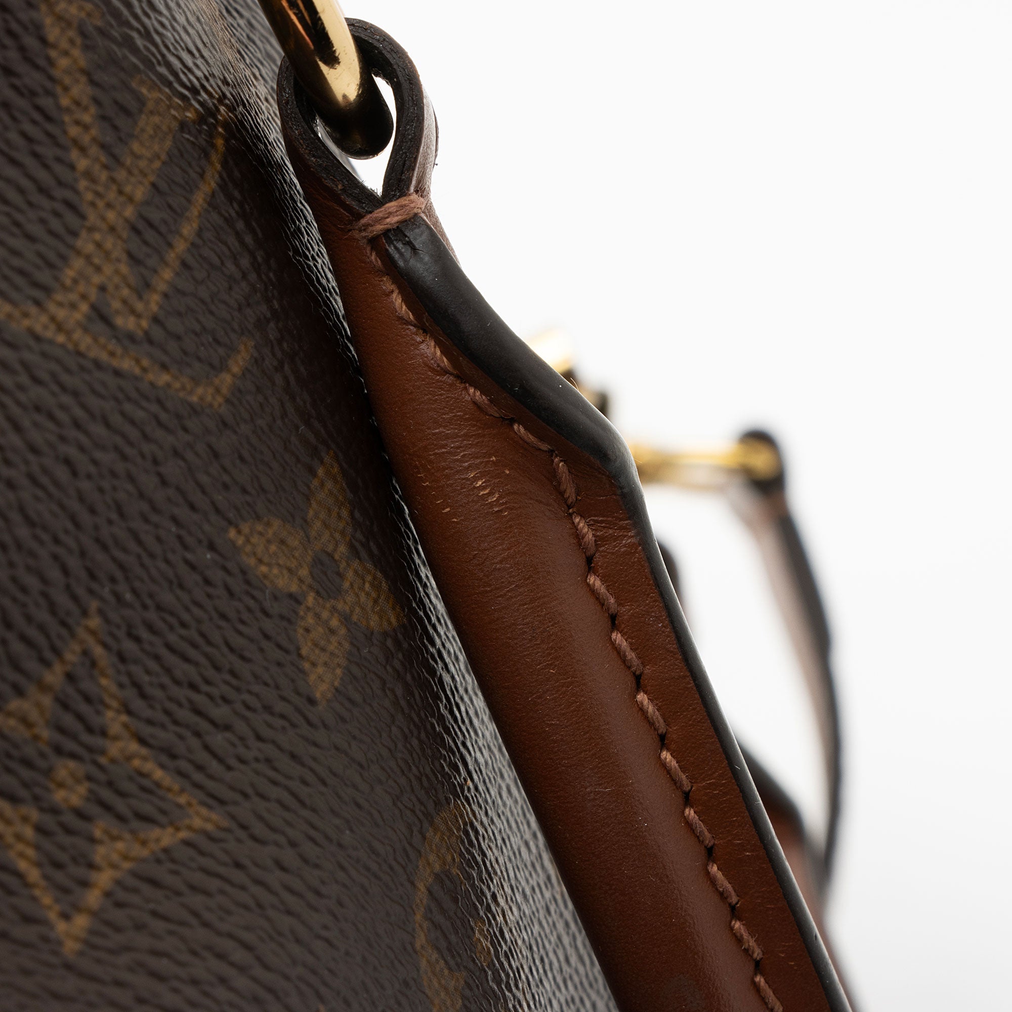 Louis Vuitton Monogram Canvas V Tote BB (SHF-Usc1kb)