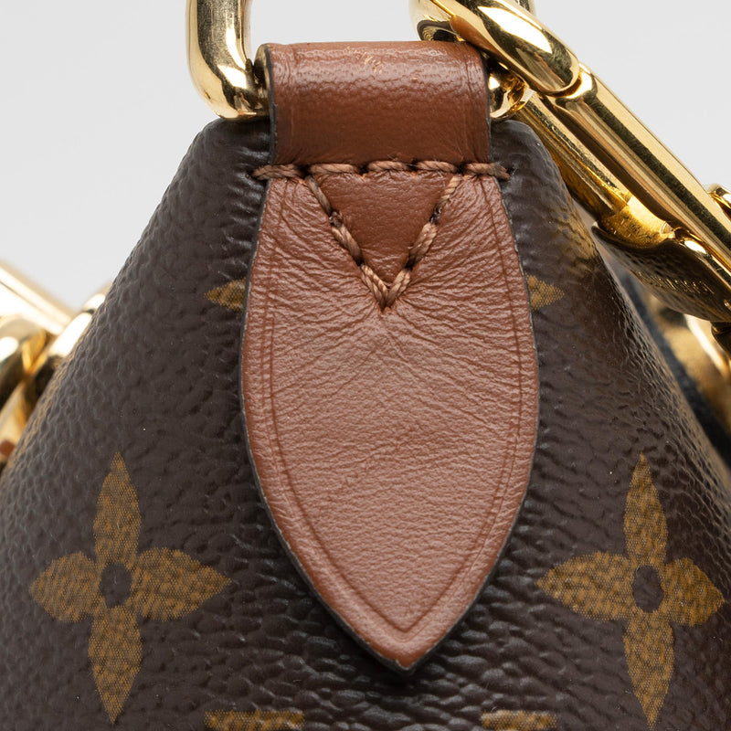 Louis Vuitton Monogram Canvas V Tote MM (SHF-xfJRm0) – LuxeDH