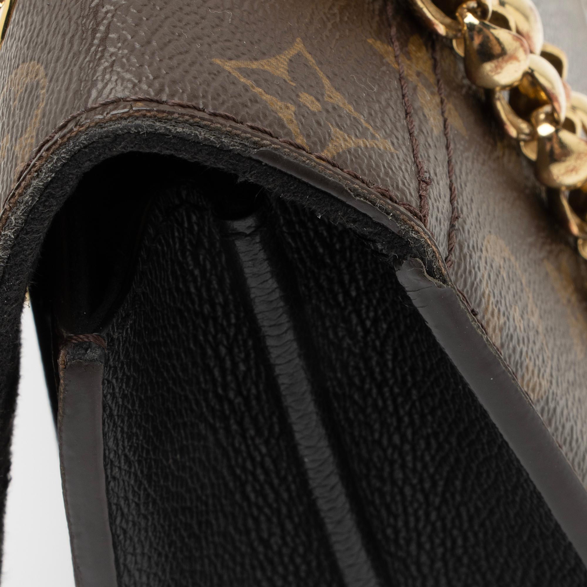 Louis Vuitton Monogram Canvas Victoire Chain Bag (SHF-DHg3ip)