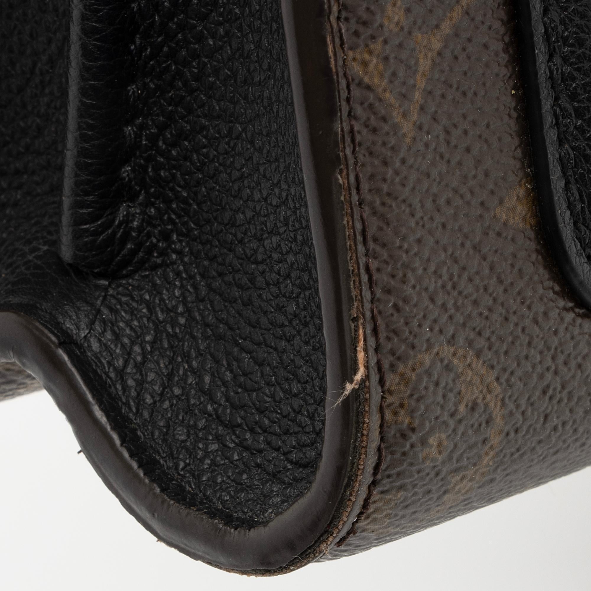 Louis Vuitton Monogram Canvas Victoire Chain Bag (SHF-DHg3ip)