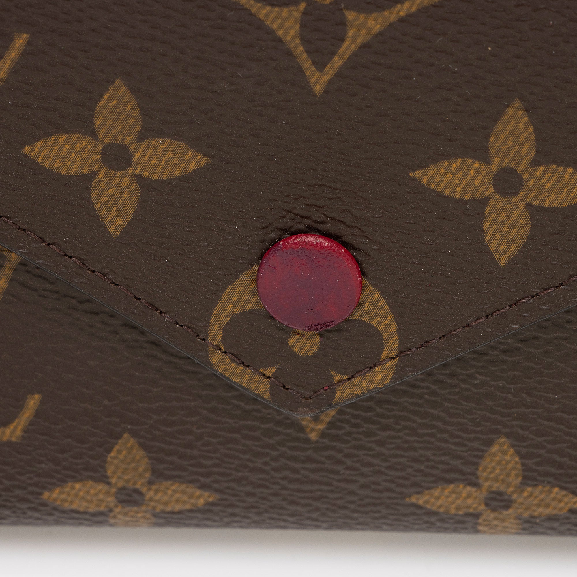 Louis Vuitton Monogram Canvas Victorine Wallet (SHF-rSYtqC)