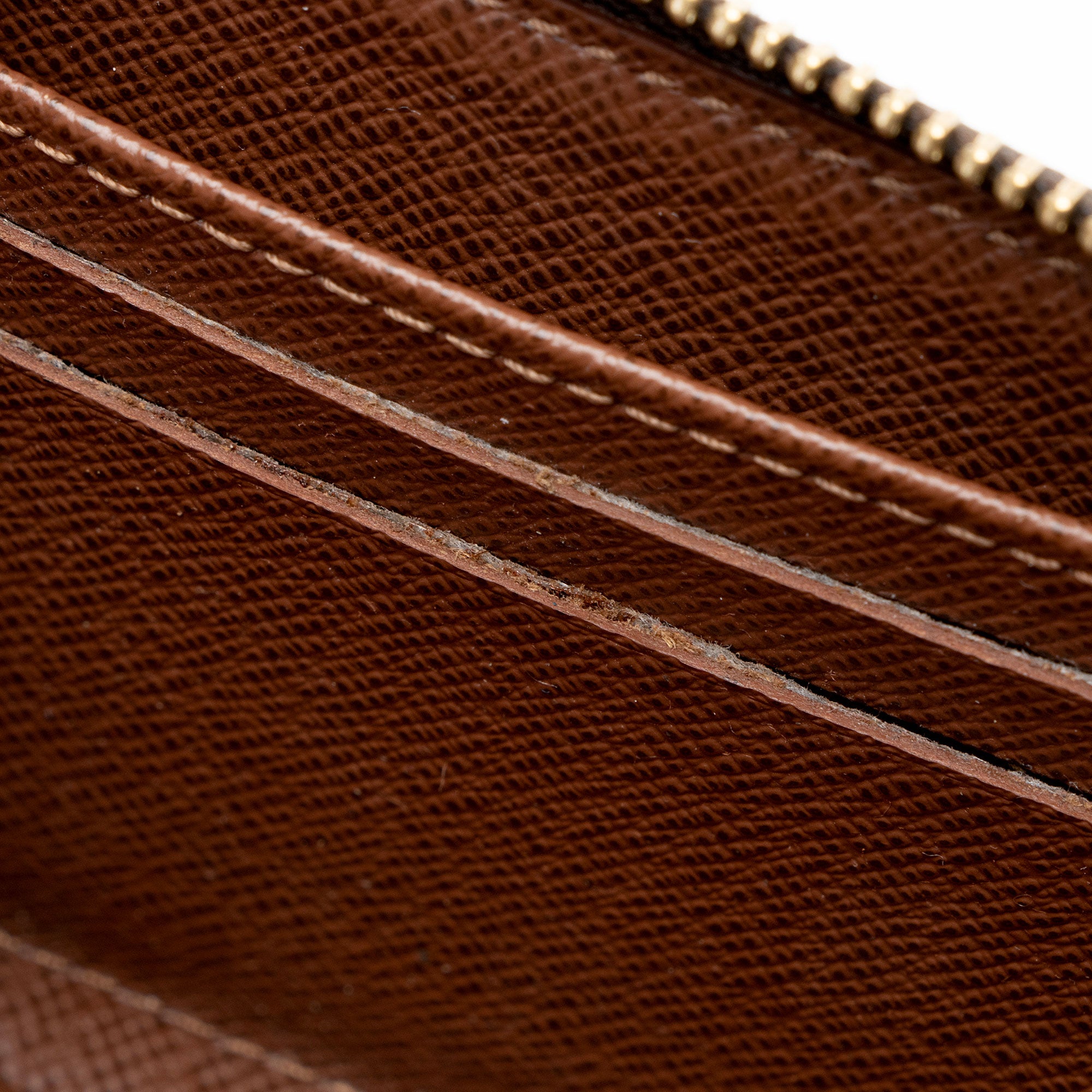 Louis Vuitton Monogram Canvas Zippy Coin Wallet (SHF-fr7zXk)