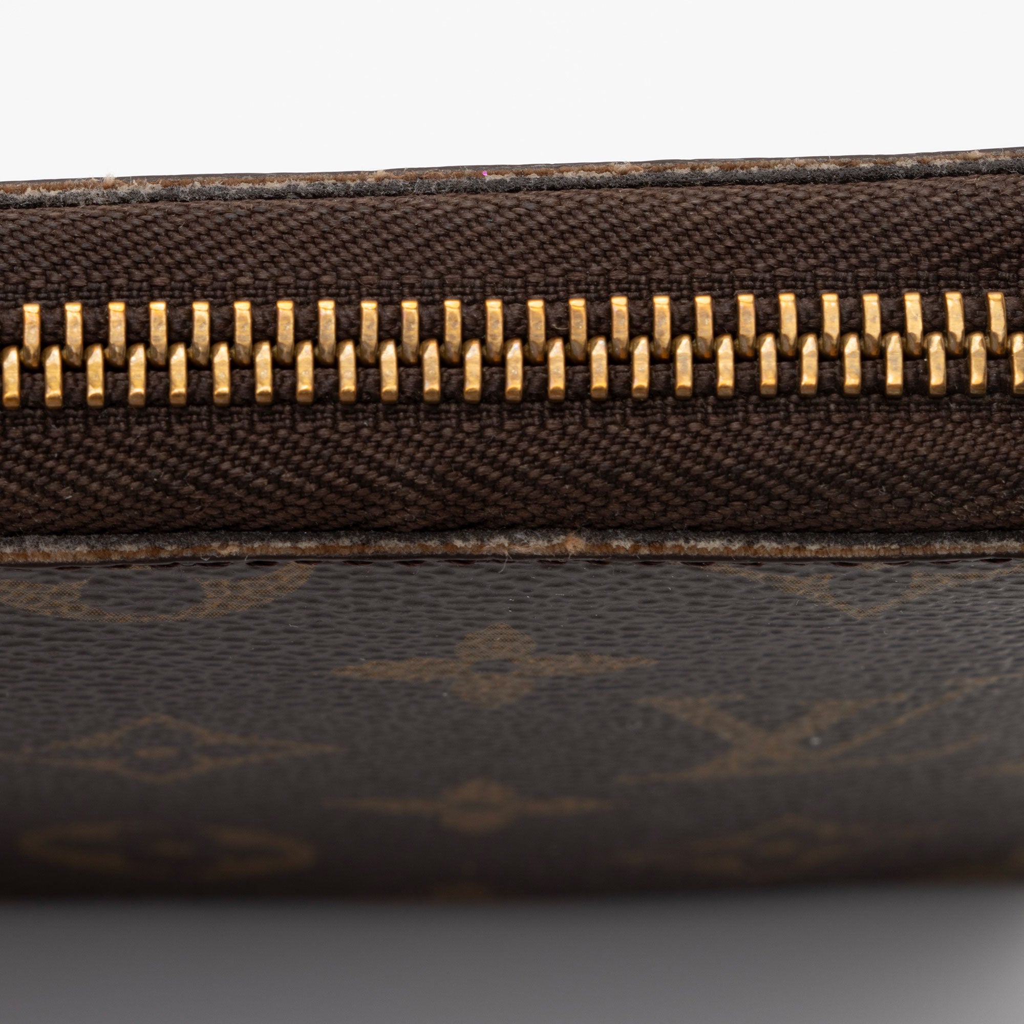 Louis Vuitton Monogram Canvas Zippy Organizer Wallet (SHF-2Gu7uv)