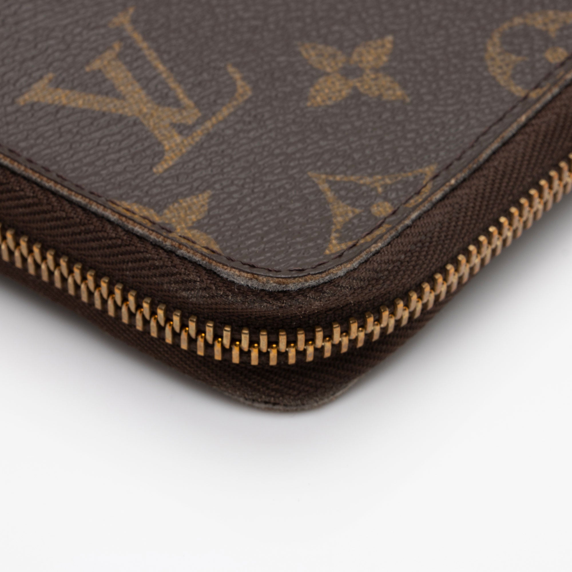 Louis Vuitton Monogram Canvas Zippy Organizer Wallet (SHF-2Gu7uv)